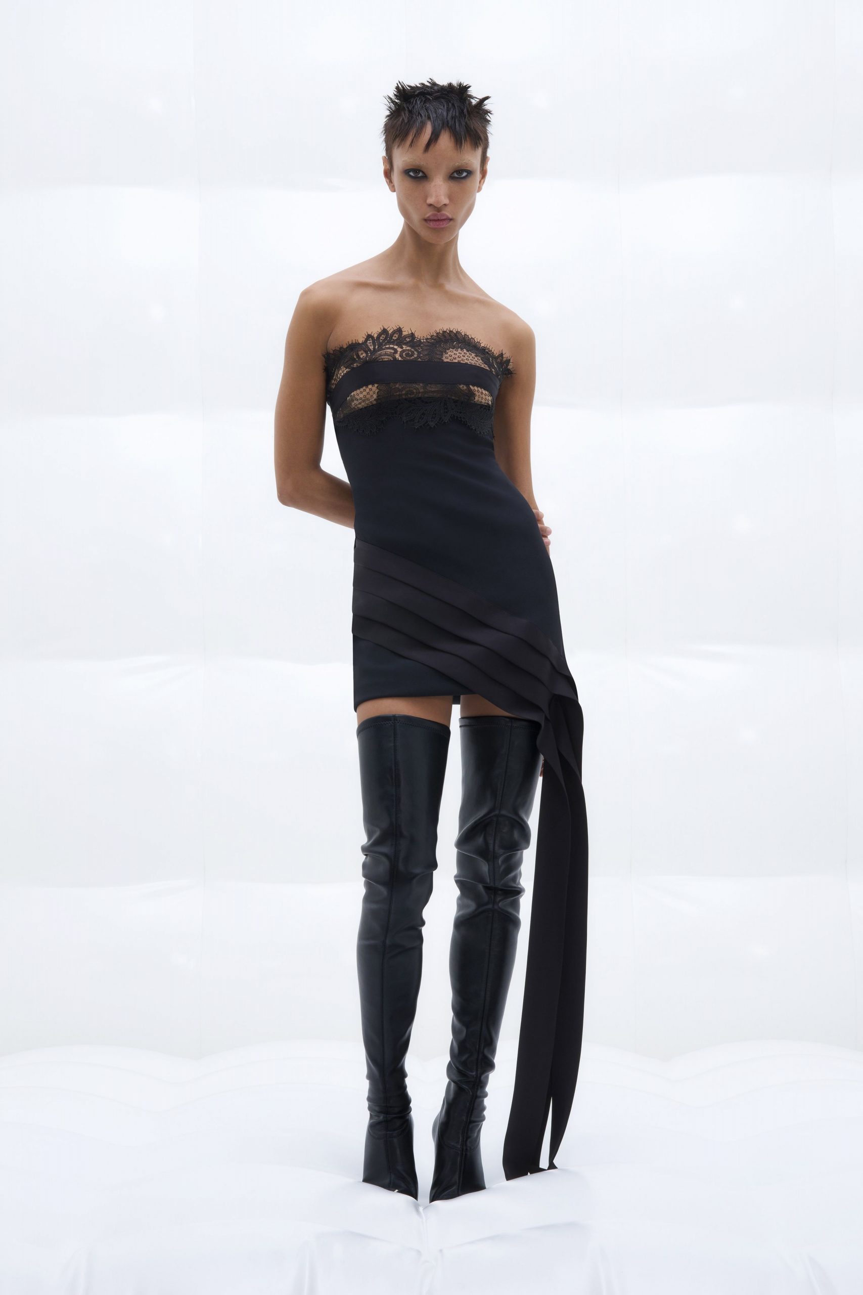David Koma F/W 24 Look 4