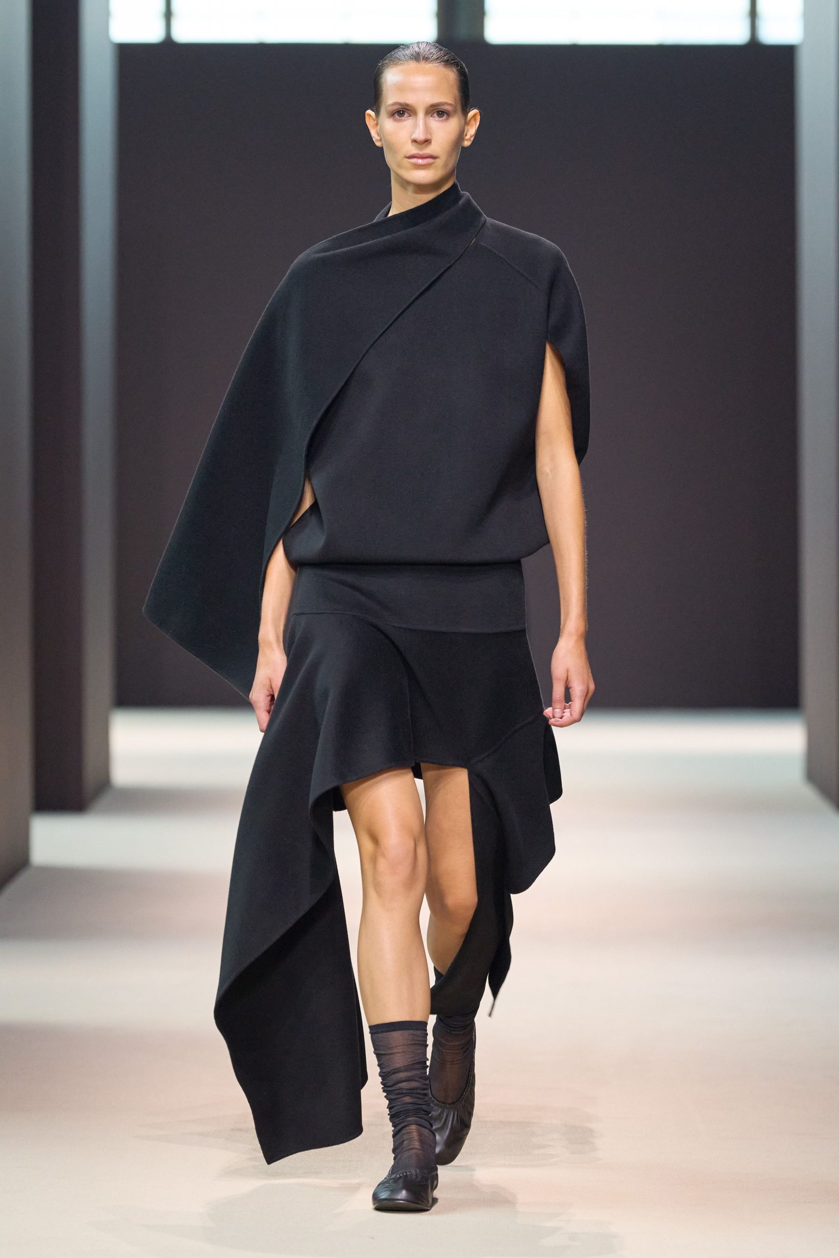 Cos F/W 24 Look 11
