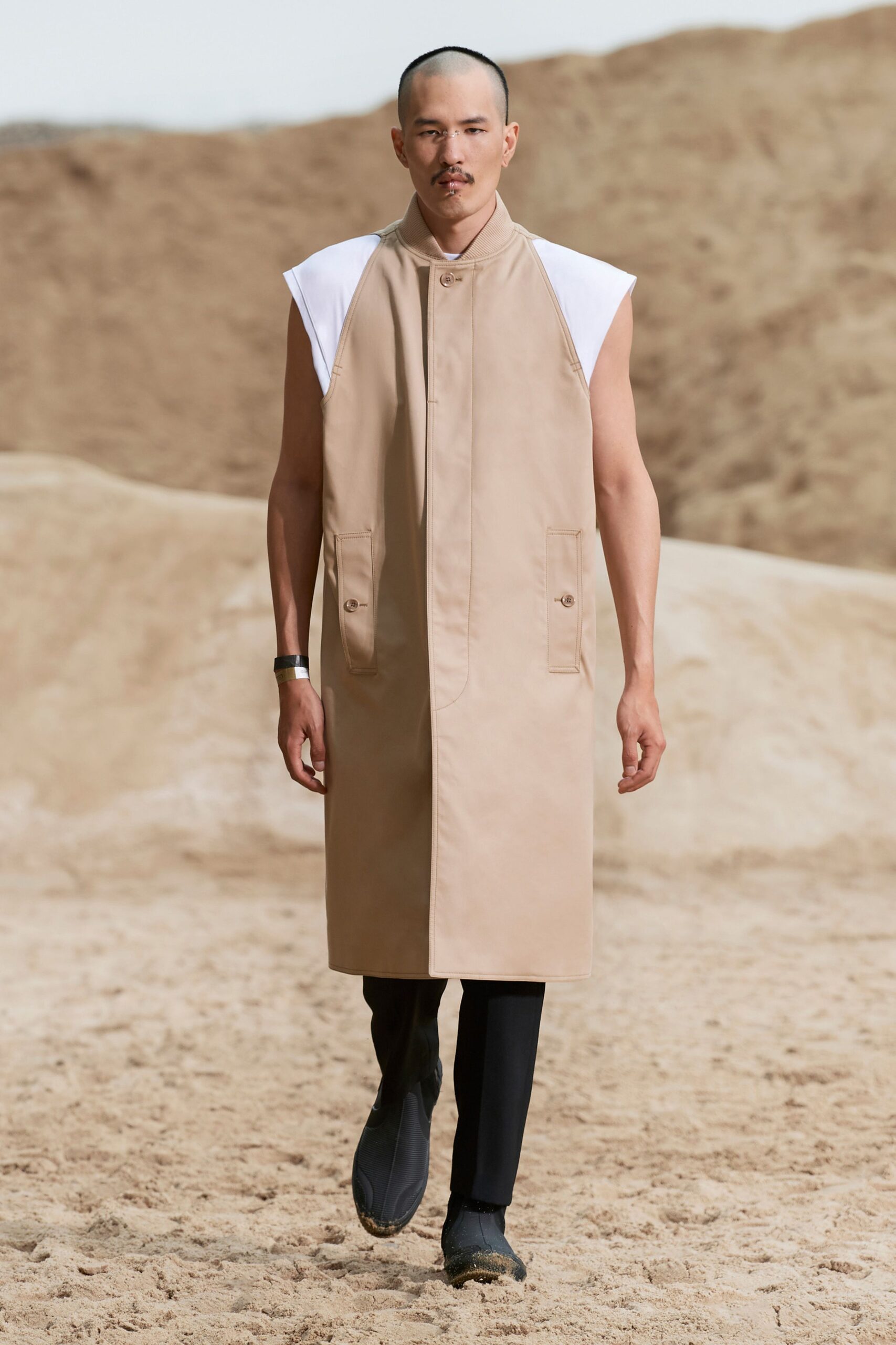 Burberry S/S 22 Menswear Look 27