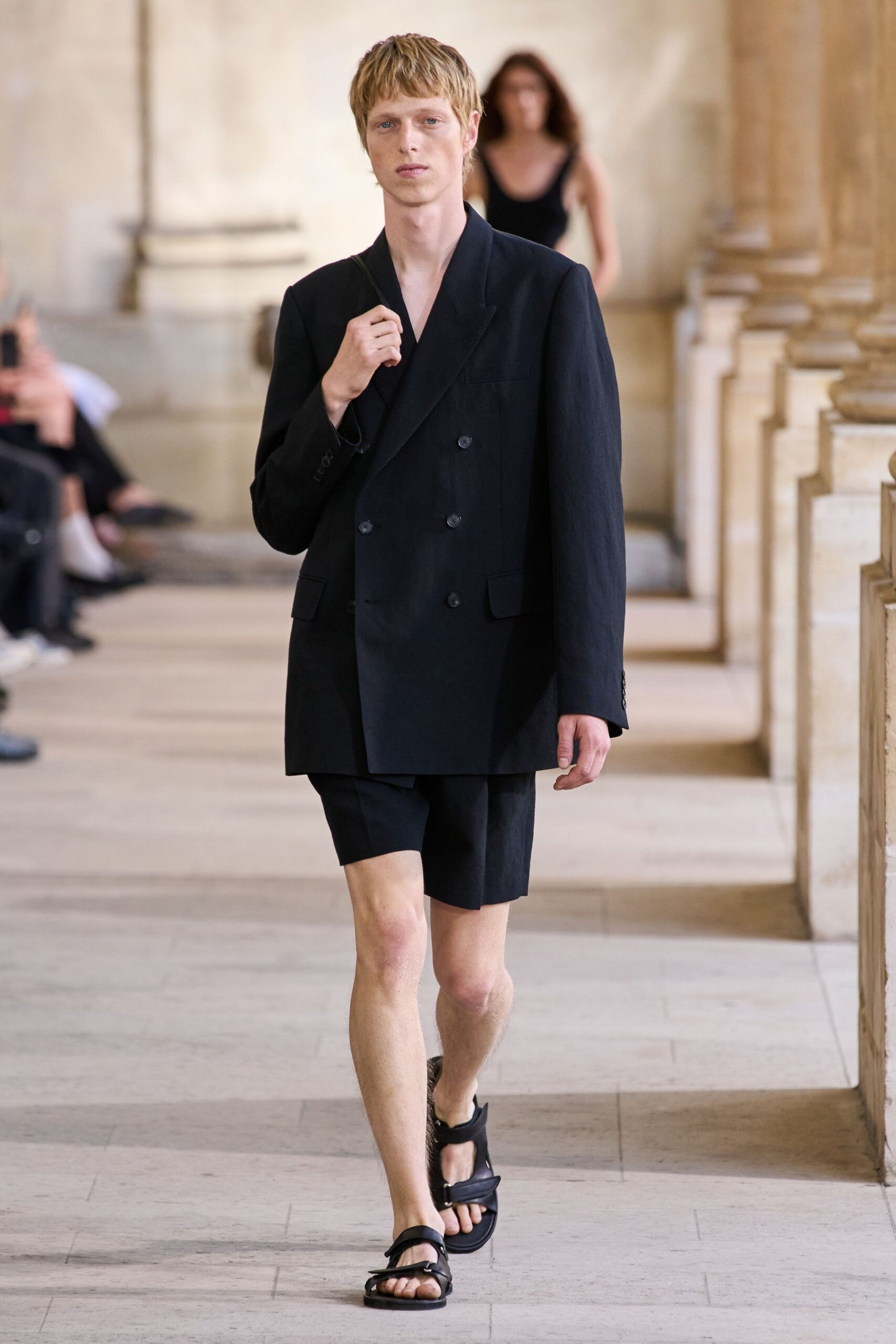 black wool long-sleeve collared structured longline blazer