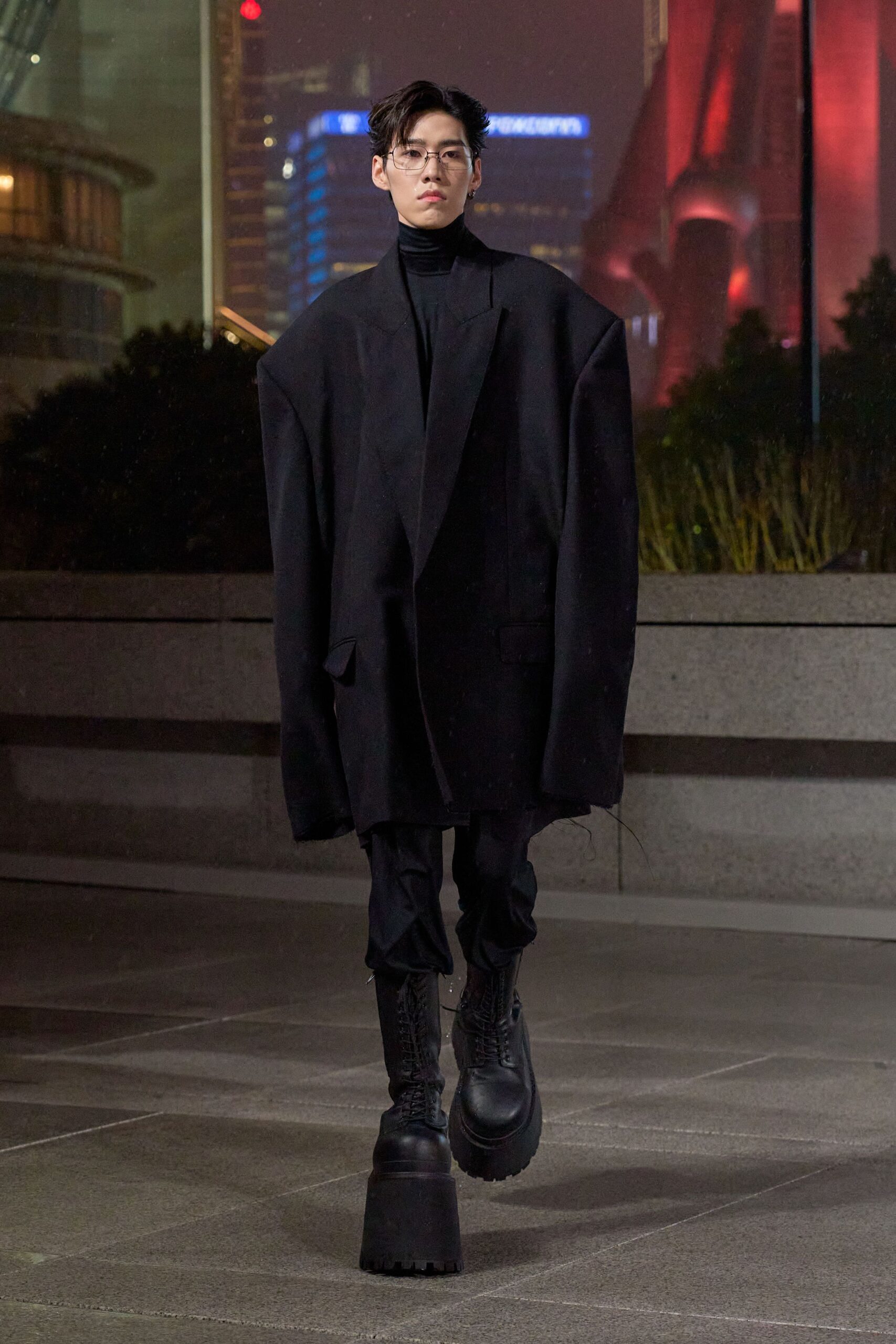 oversized black blazer with turtleneck
