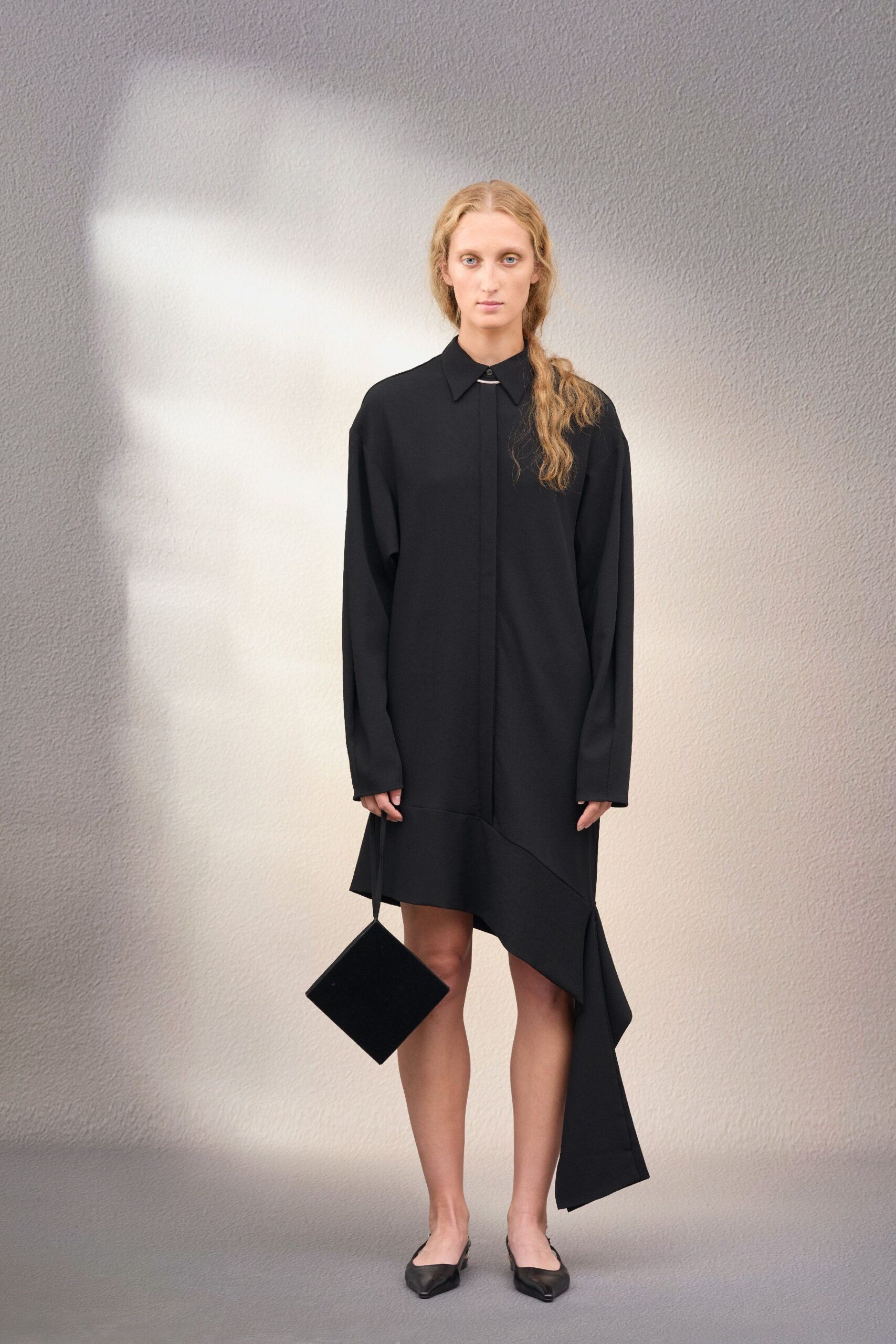 black relaxed shirt-dress with bag