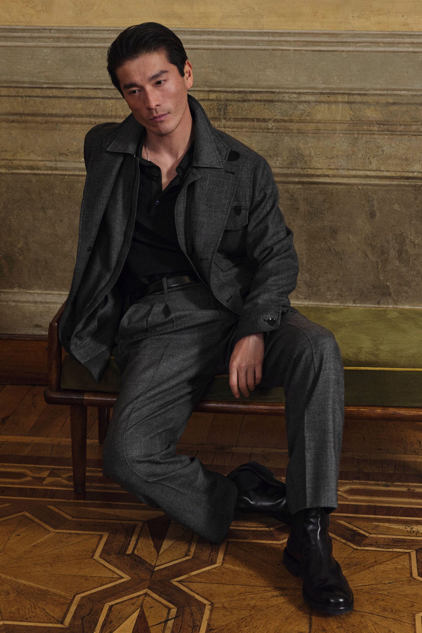 gray wool long-sleeve collared tailored buttoned pleated suit