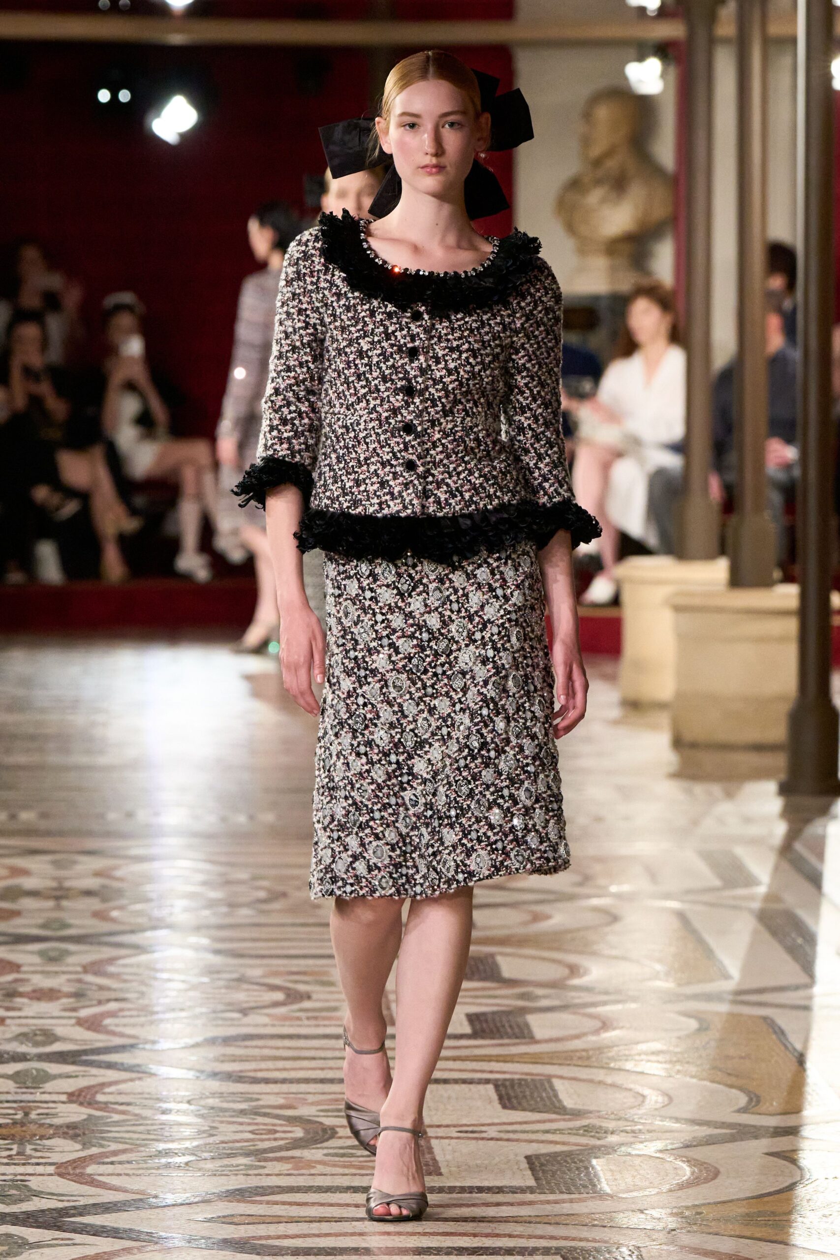 Chanel F/W 24 Couture Look 29