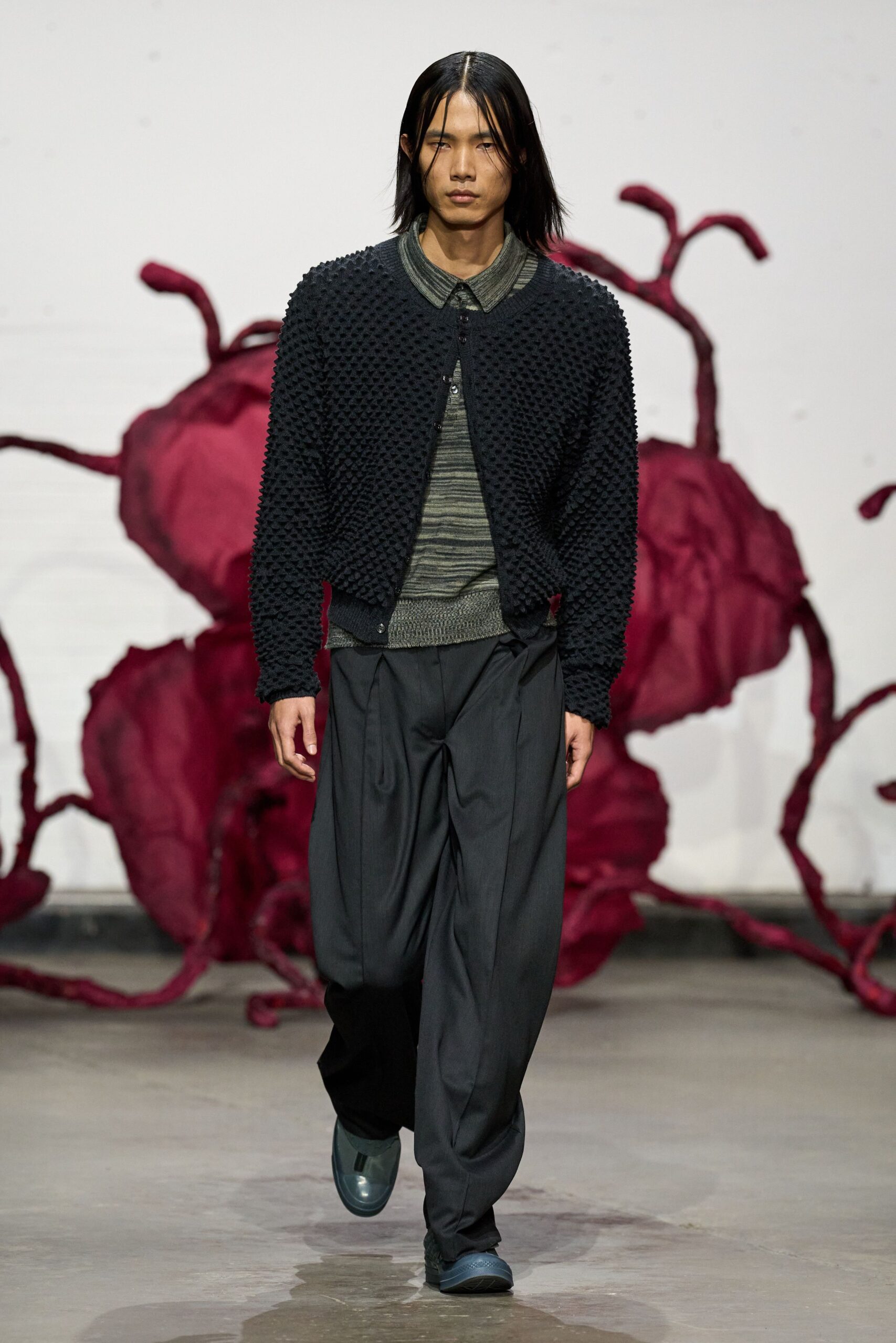 black cotton long-sleeve collared relaxed textured jacket