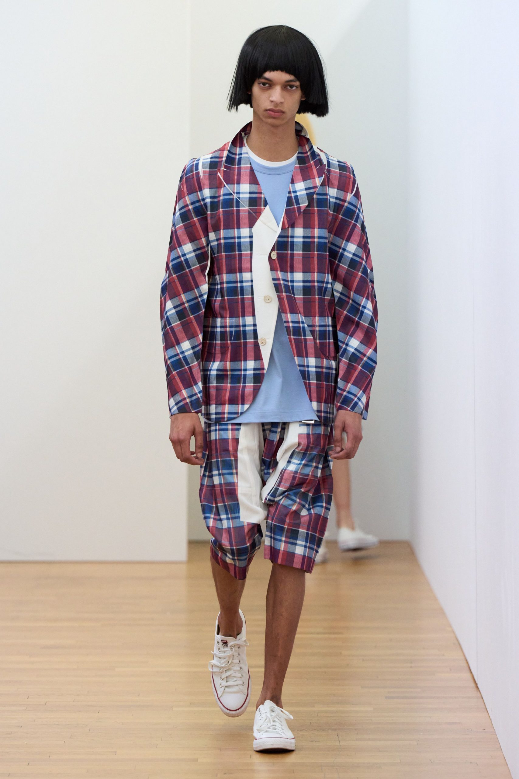 red cotton relaxed checked short shorts