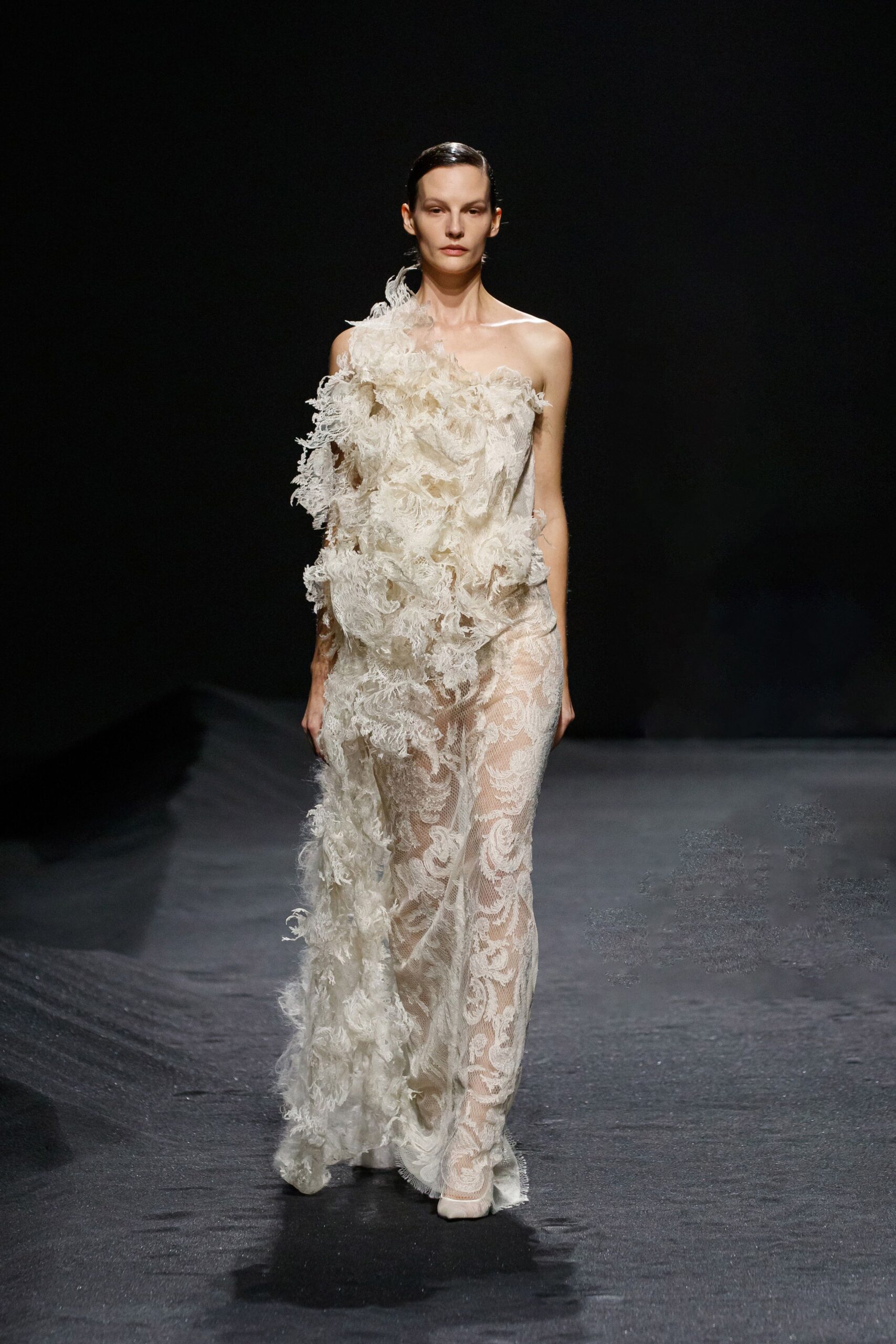 Ashi Studio S/S 23 Couture Look 39