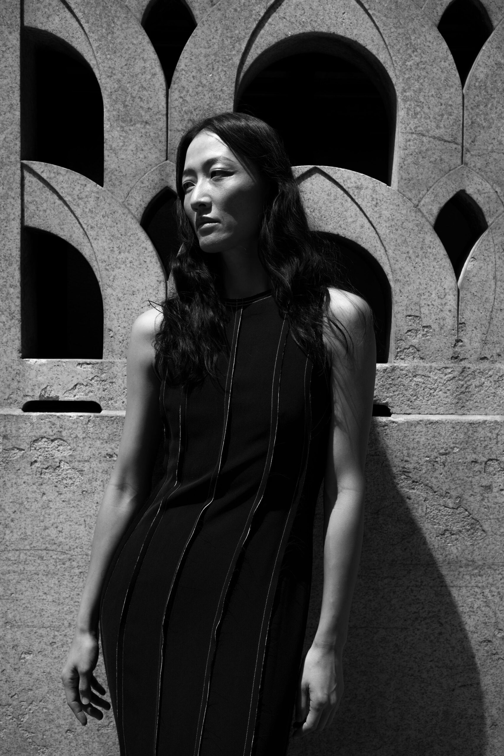black fitted sleeveless dress