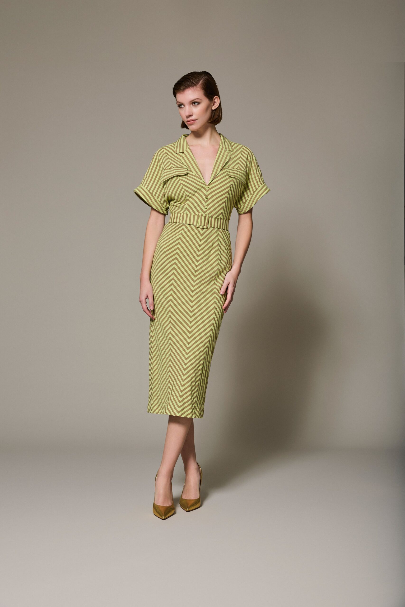 green cotton short-sleeve collared fitted zigzag midi dress