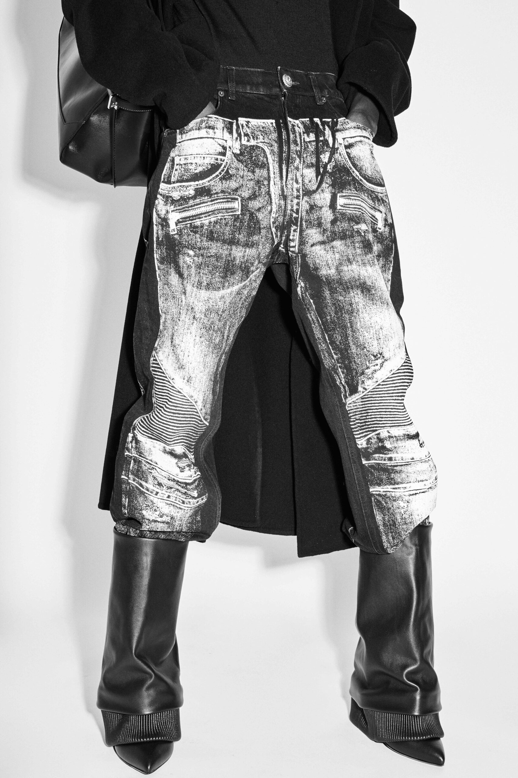 black denim fitted distressed zippered pants