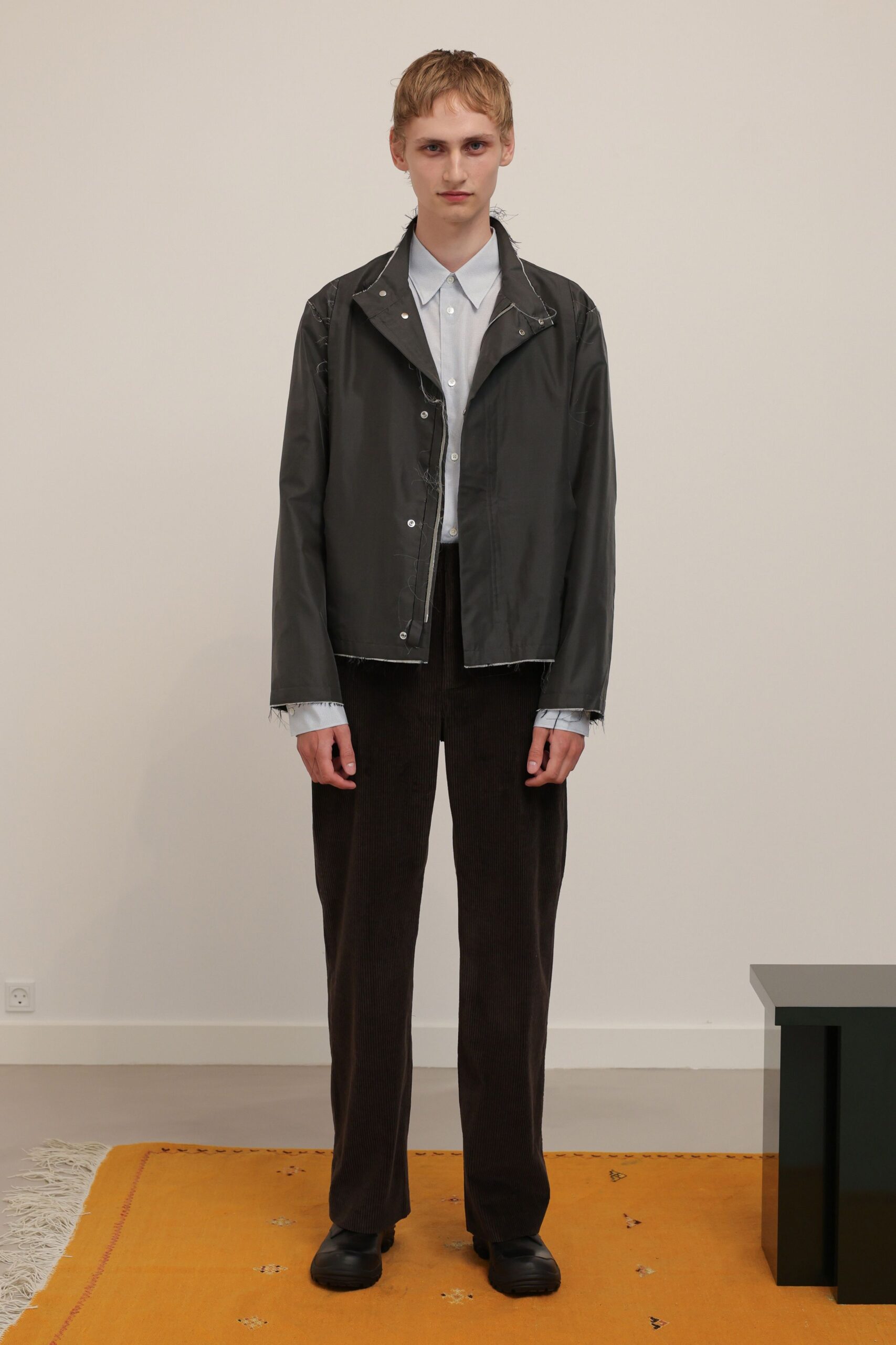 black cotton long-sleeve collared oversized buttoned pockets jacket