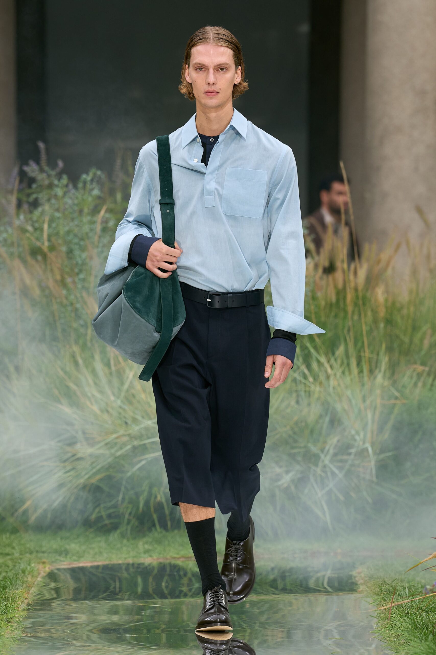 black cotton relaxed pleated short pants
