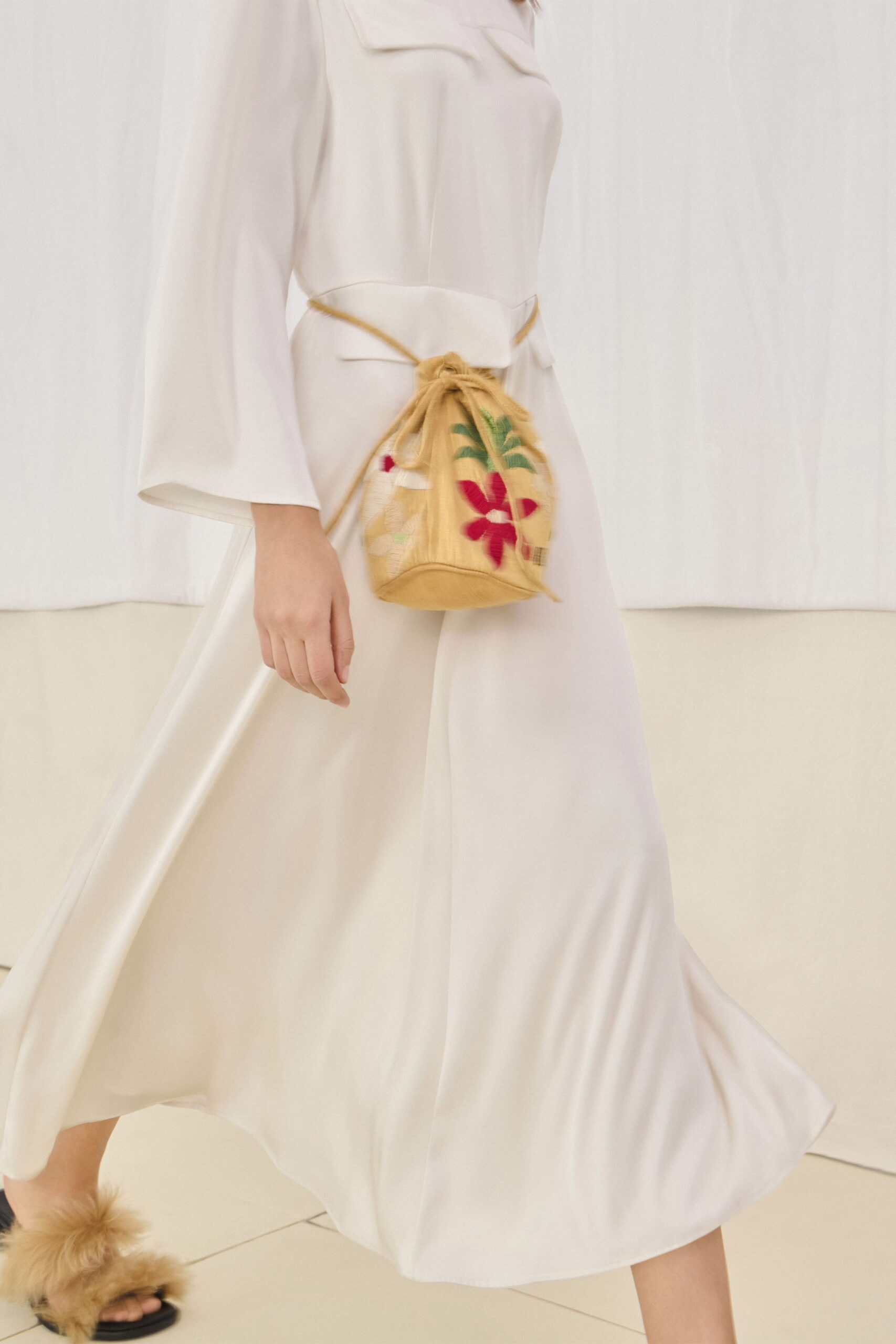 beige cotton embroidered bag
