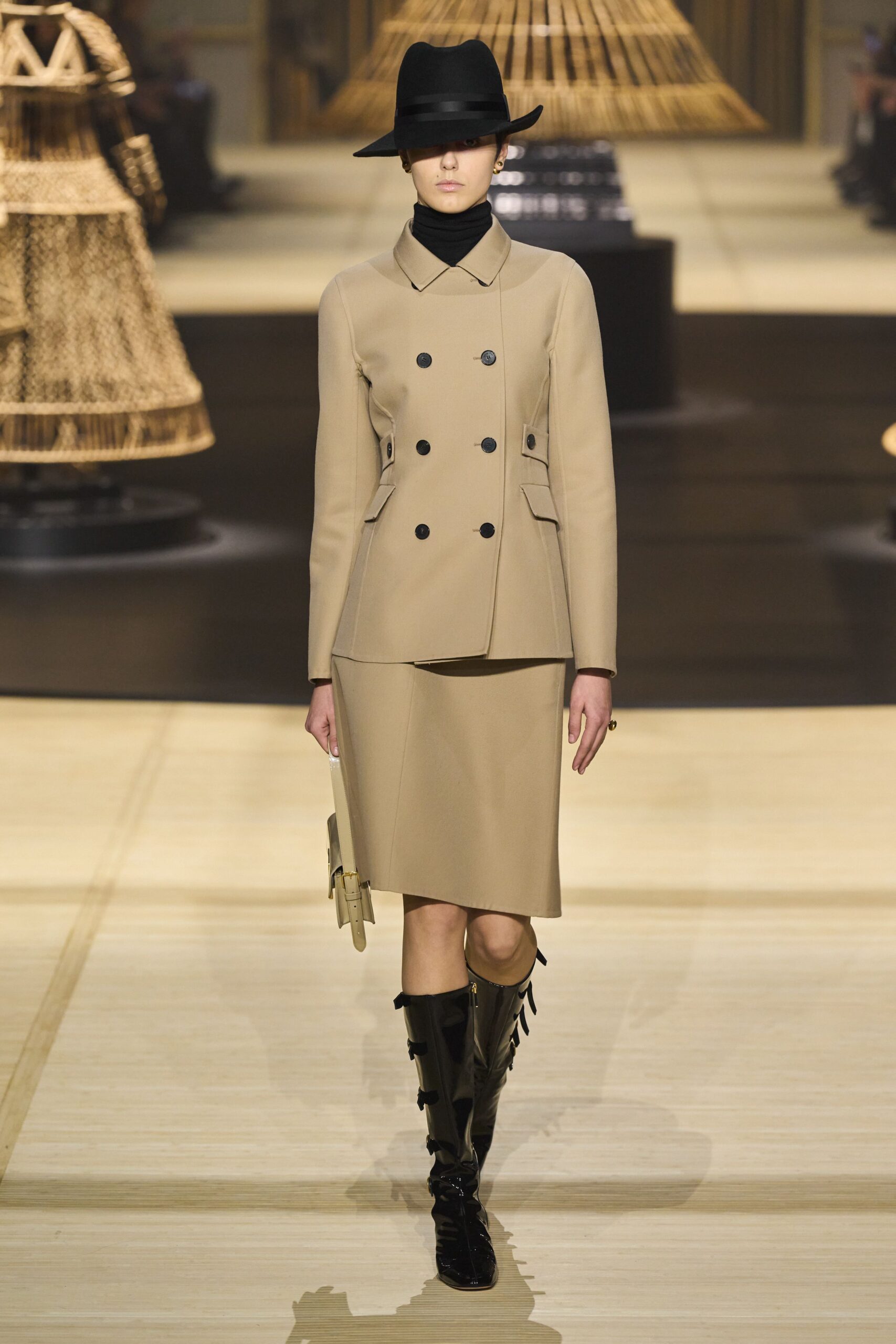 Christian Dior F/W 24 Look 50