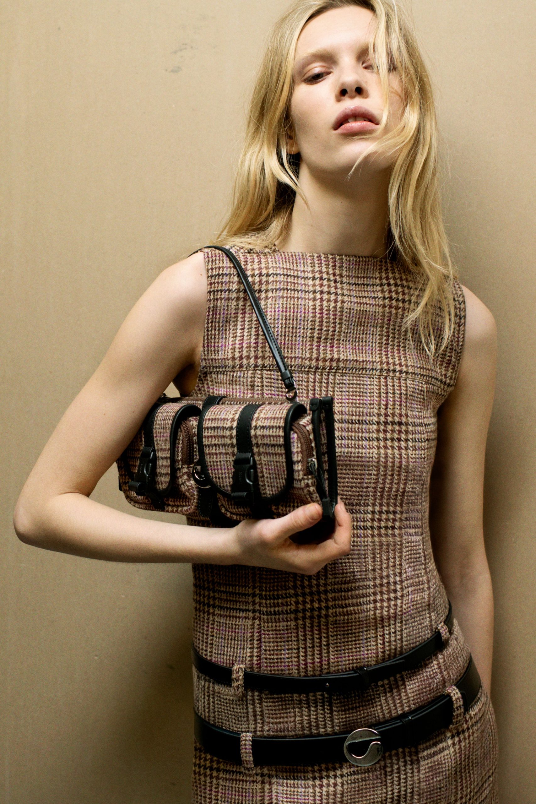black leather belted belt