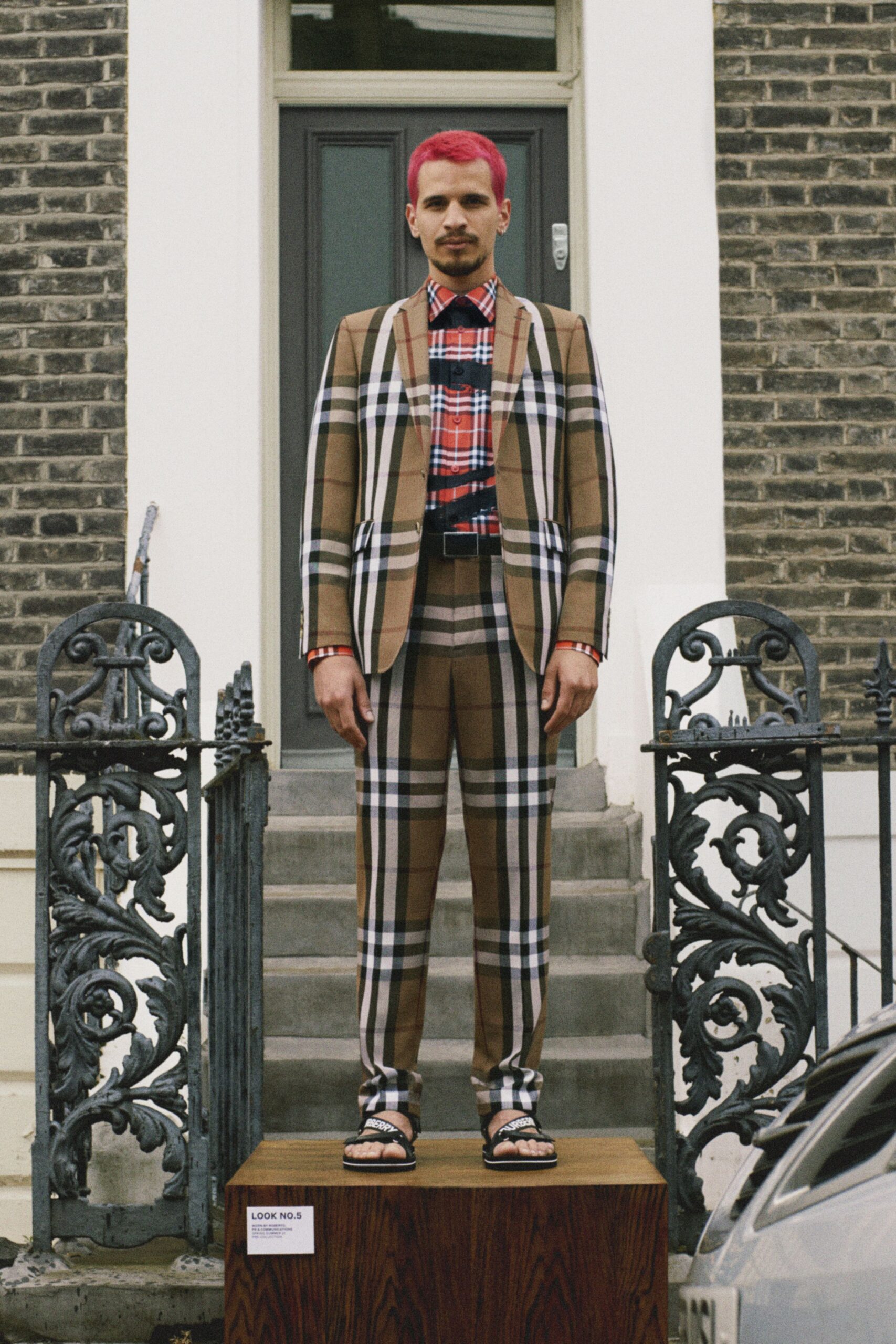 Burberry Resort 21 Look 48