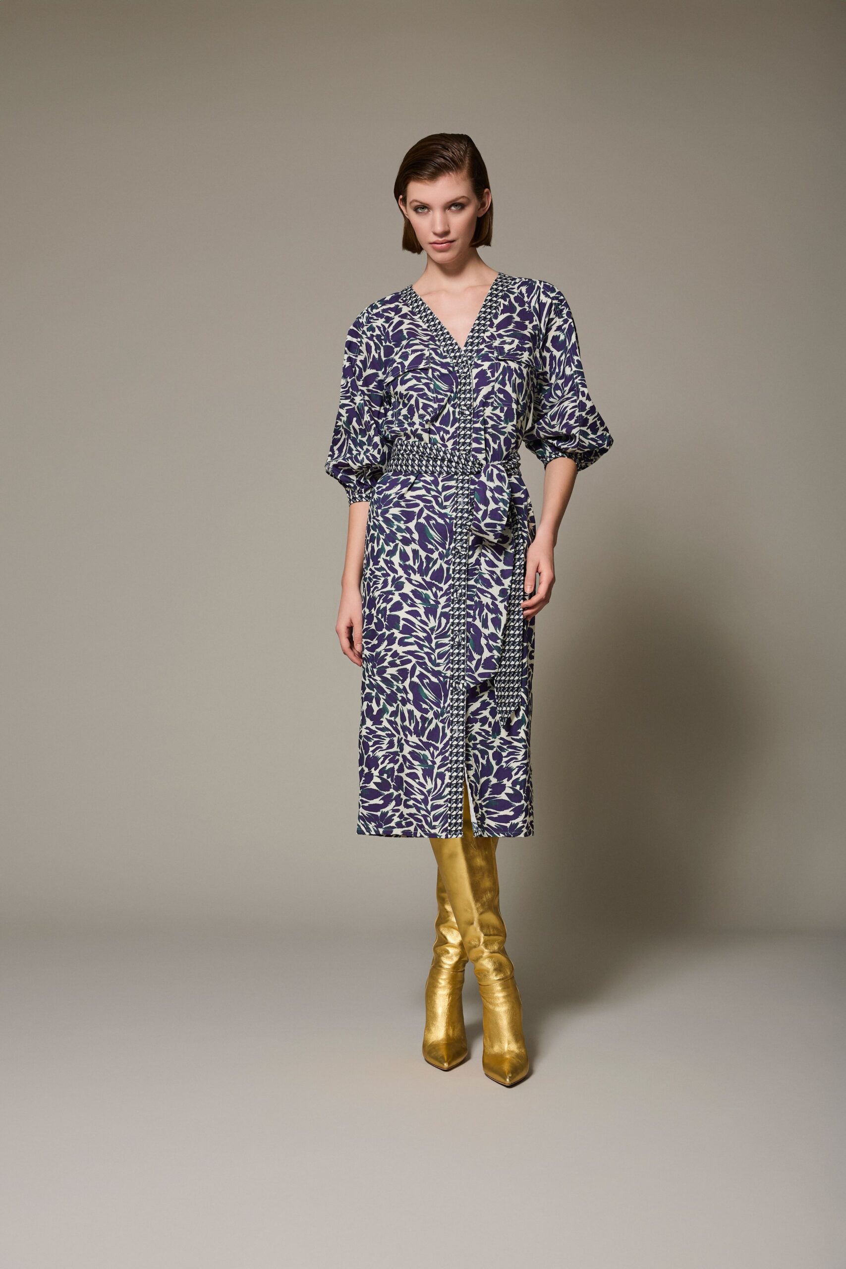 gold leather fitted shiny boots