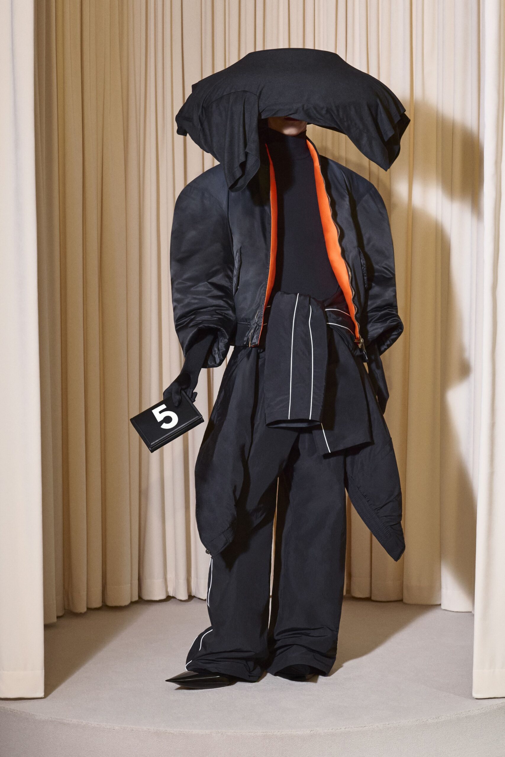 Balenciaga F/W 24 Couture Look 32