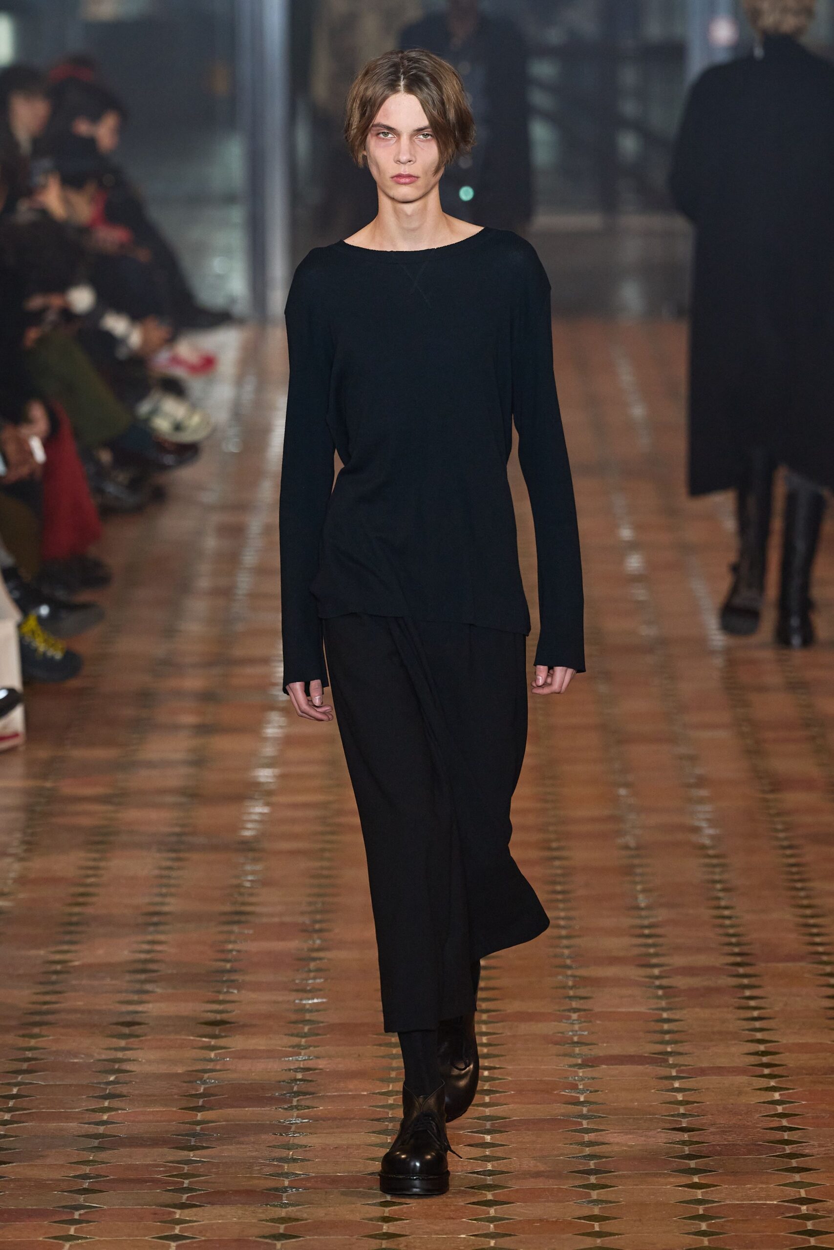 Bed j.w. Ford F/W 24 Menswear Look 52