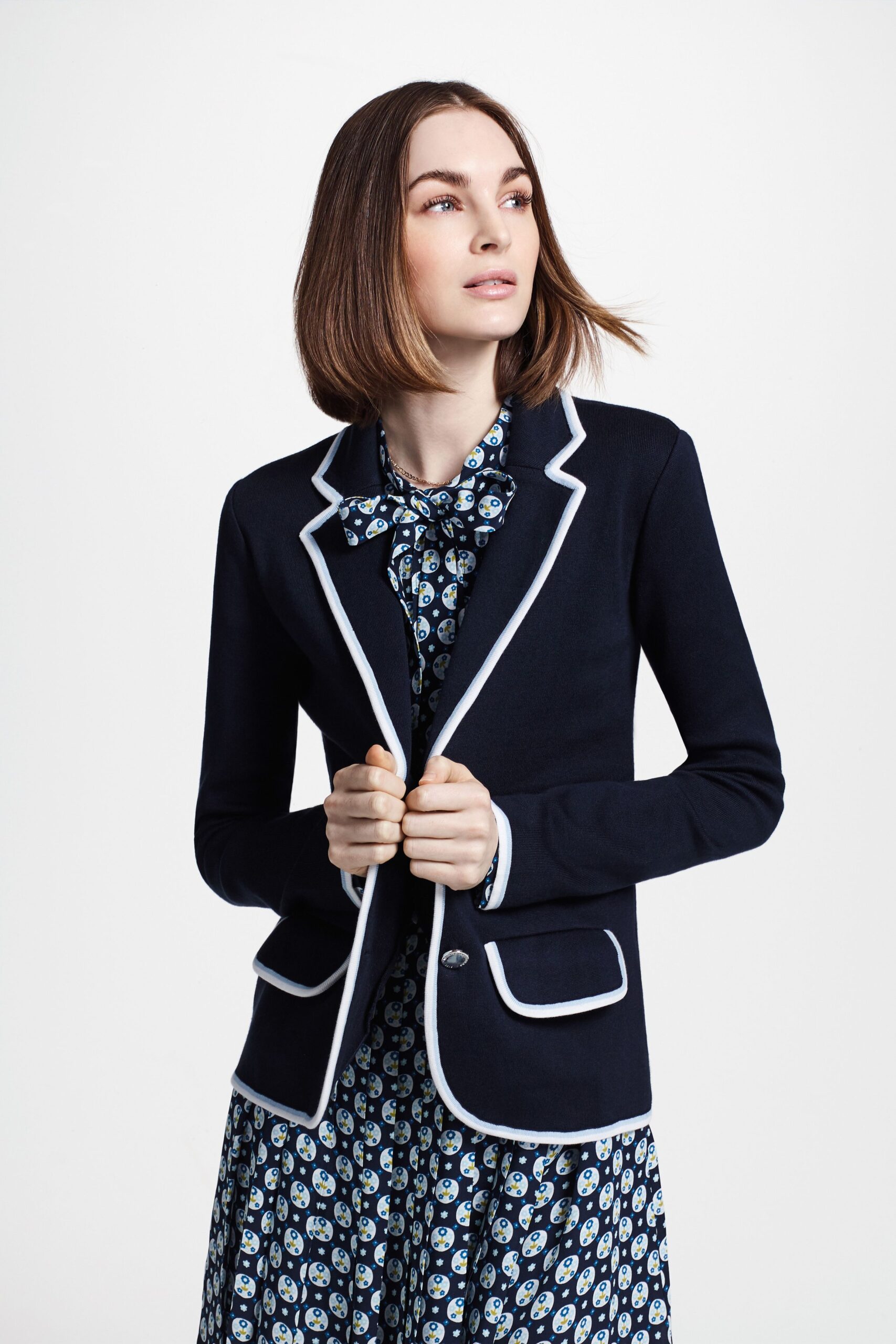 navy piped tailored blazer
