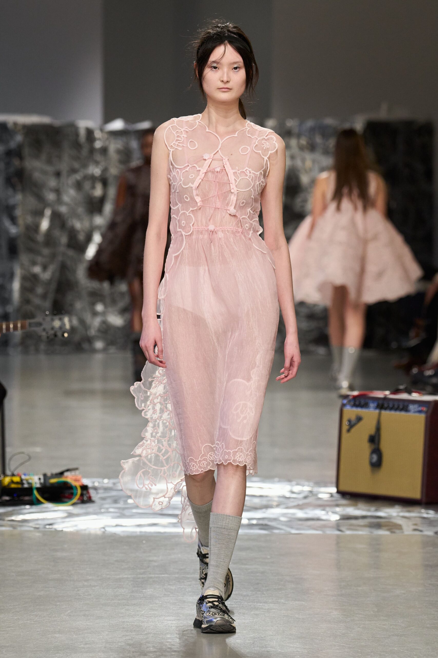 pink lace sleeveless v-neck fitted embroidered dress