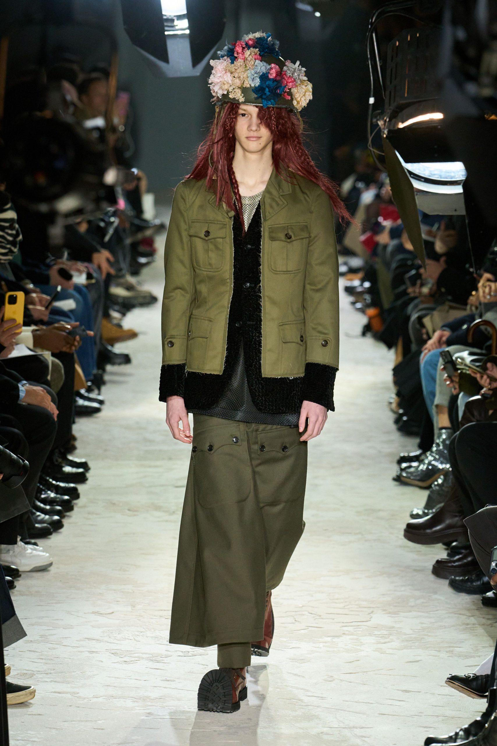 green cotton long-sleeve collared relaxed buttoned jacket