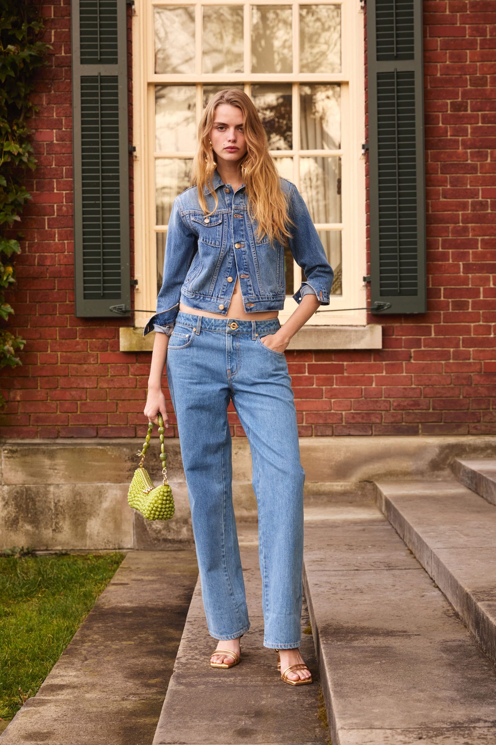 blue denim short-sleeve collared fitted cropped jacket