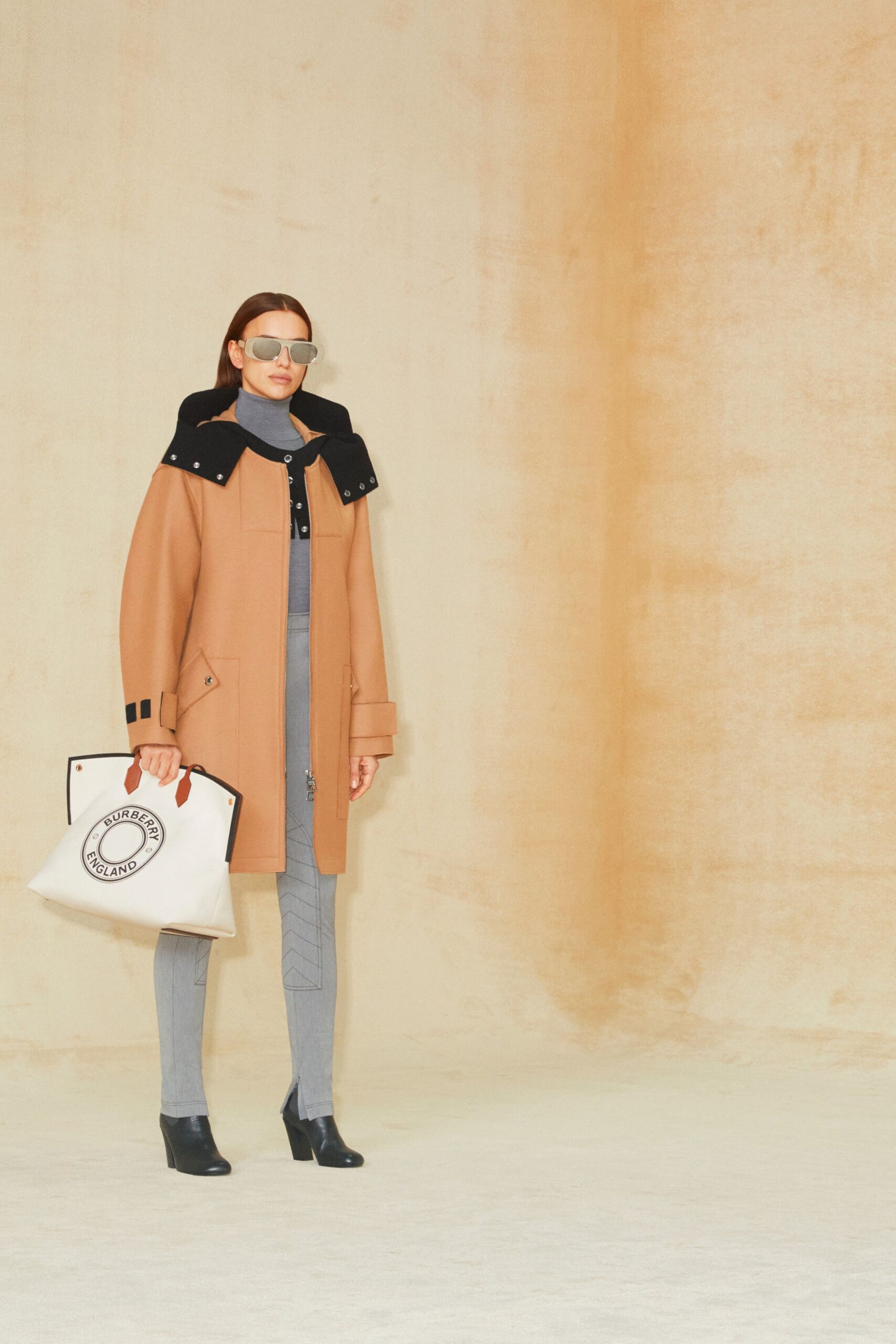Burberry F/W 20 Look 49