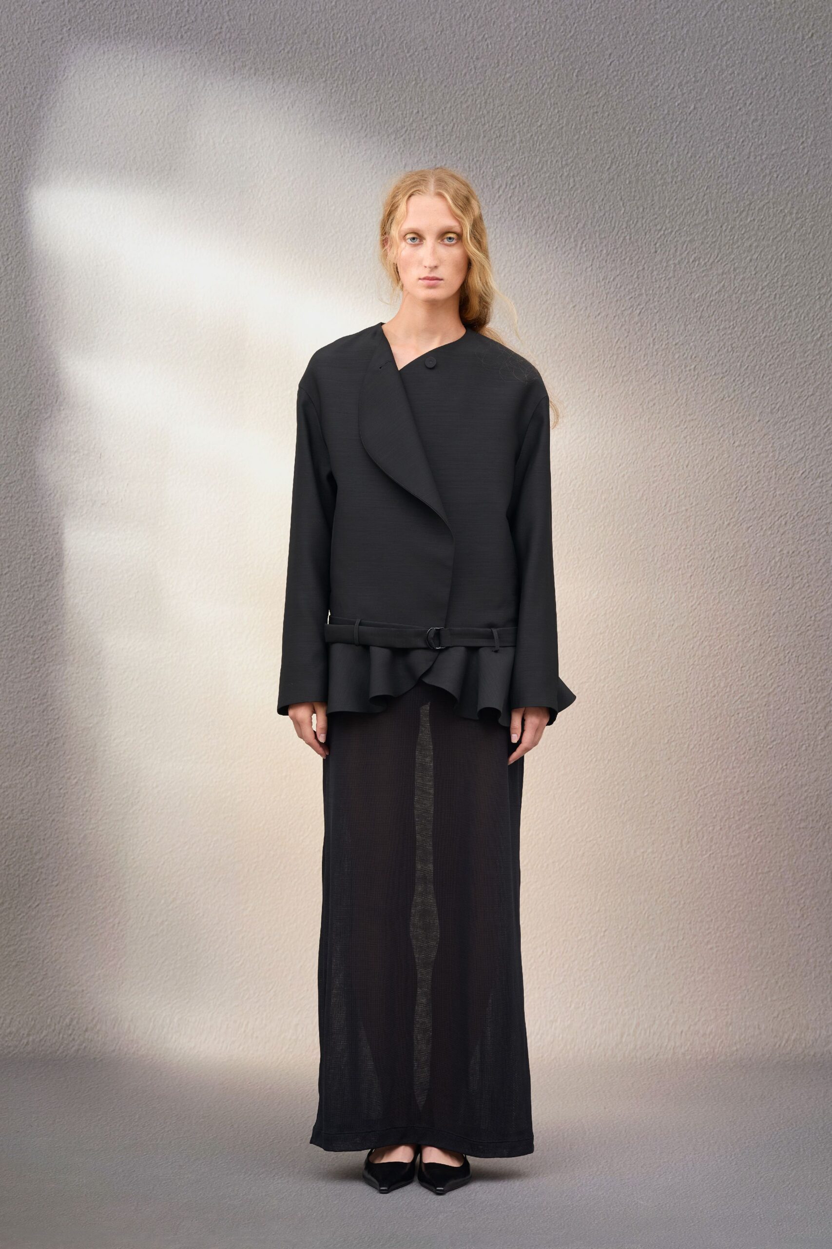 black cotton long-sleeve collared relaxed ruffled jacket