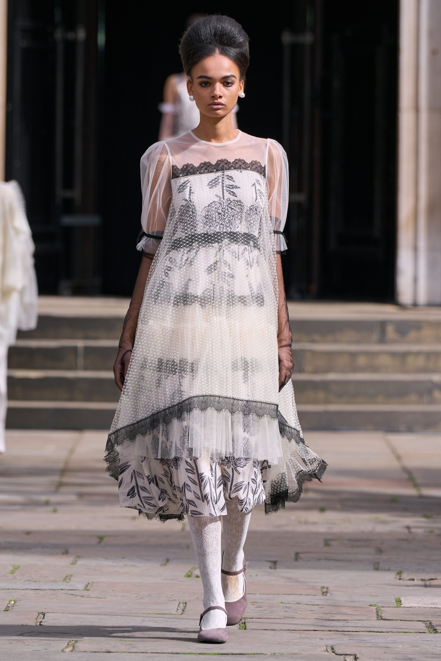 white tulle short-sleeve v-neck relaxed layered flared dress