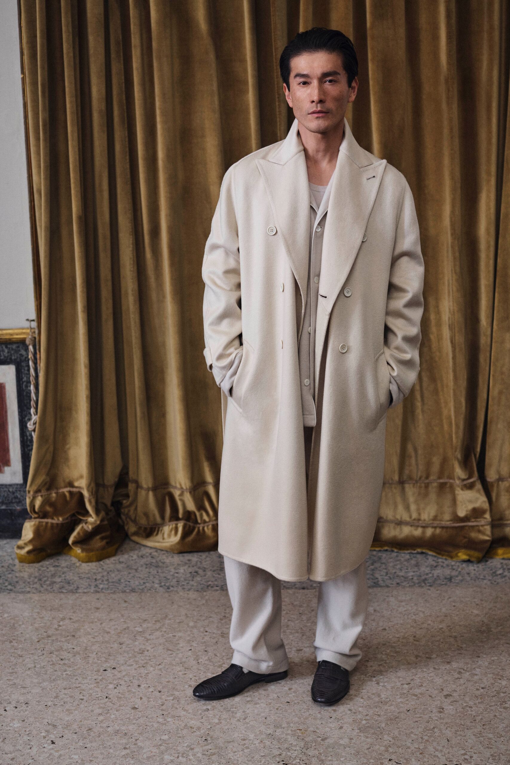 beige wool long-sleeve double-breasted structured coat
