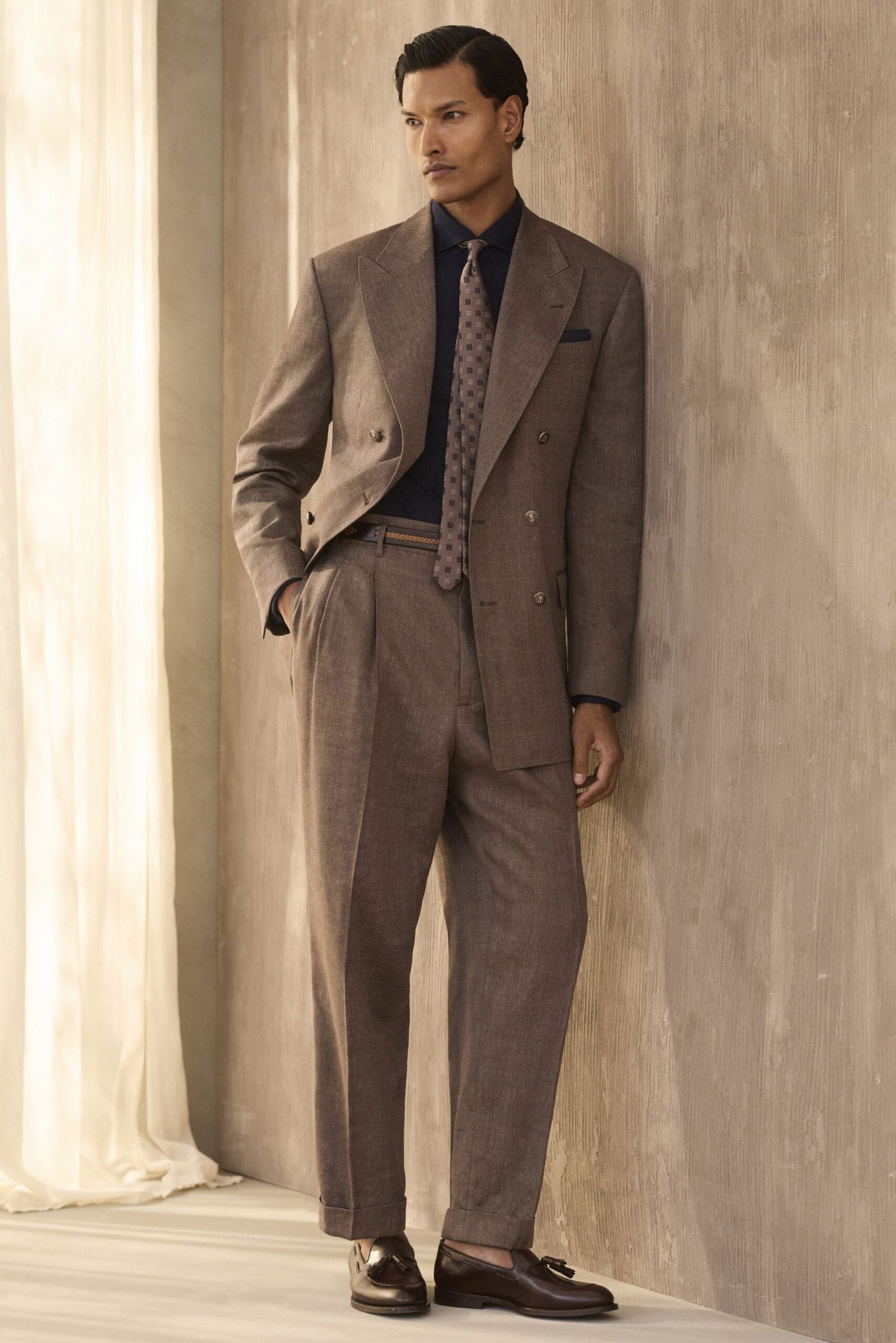 brown wool long-sleeve collared structured buttoned pockets blazer