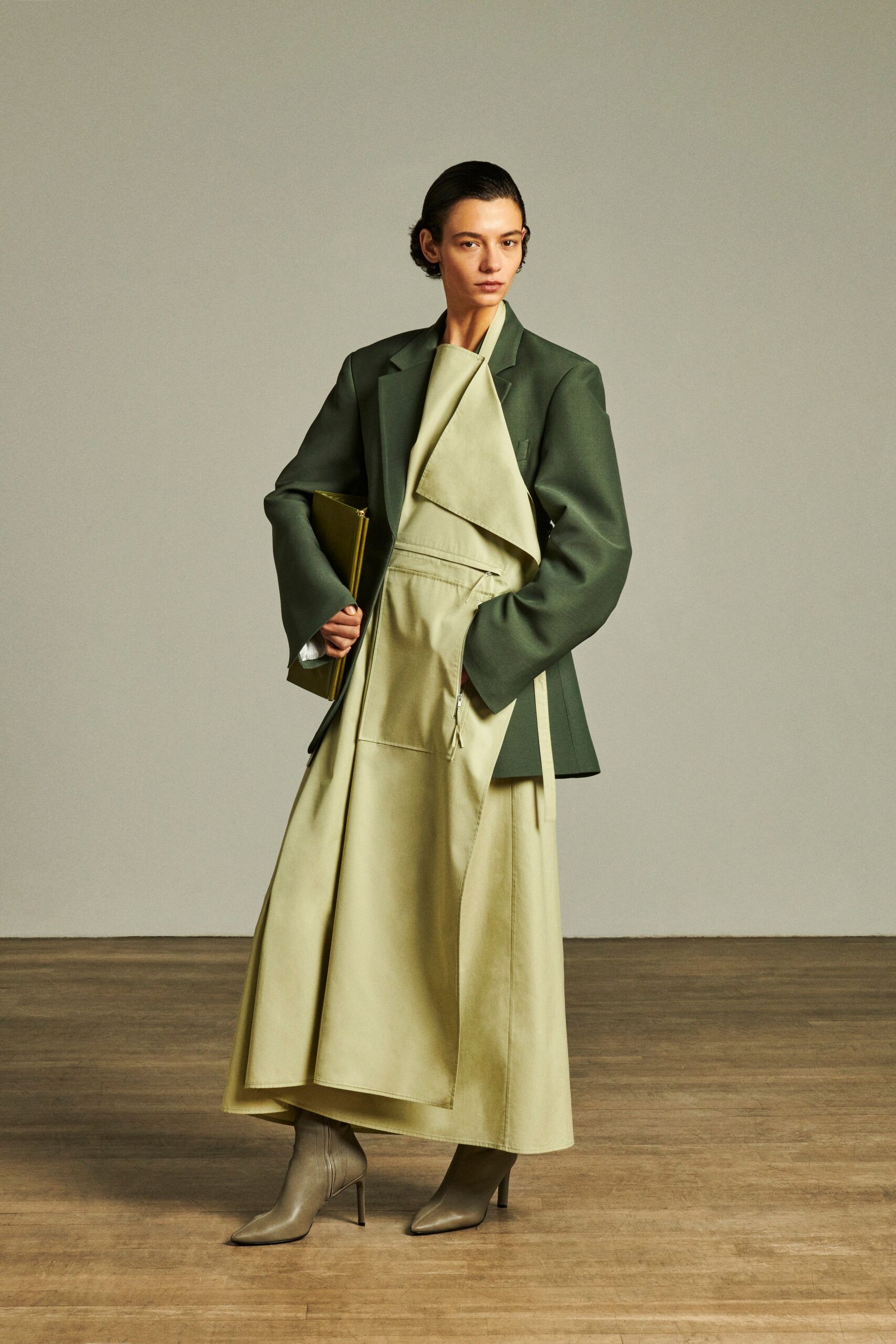 green cotton long-sleeve collared relaxed blazer