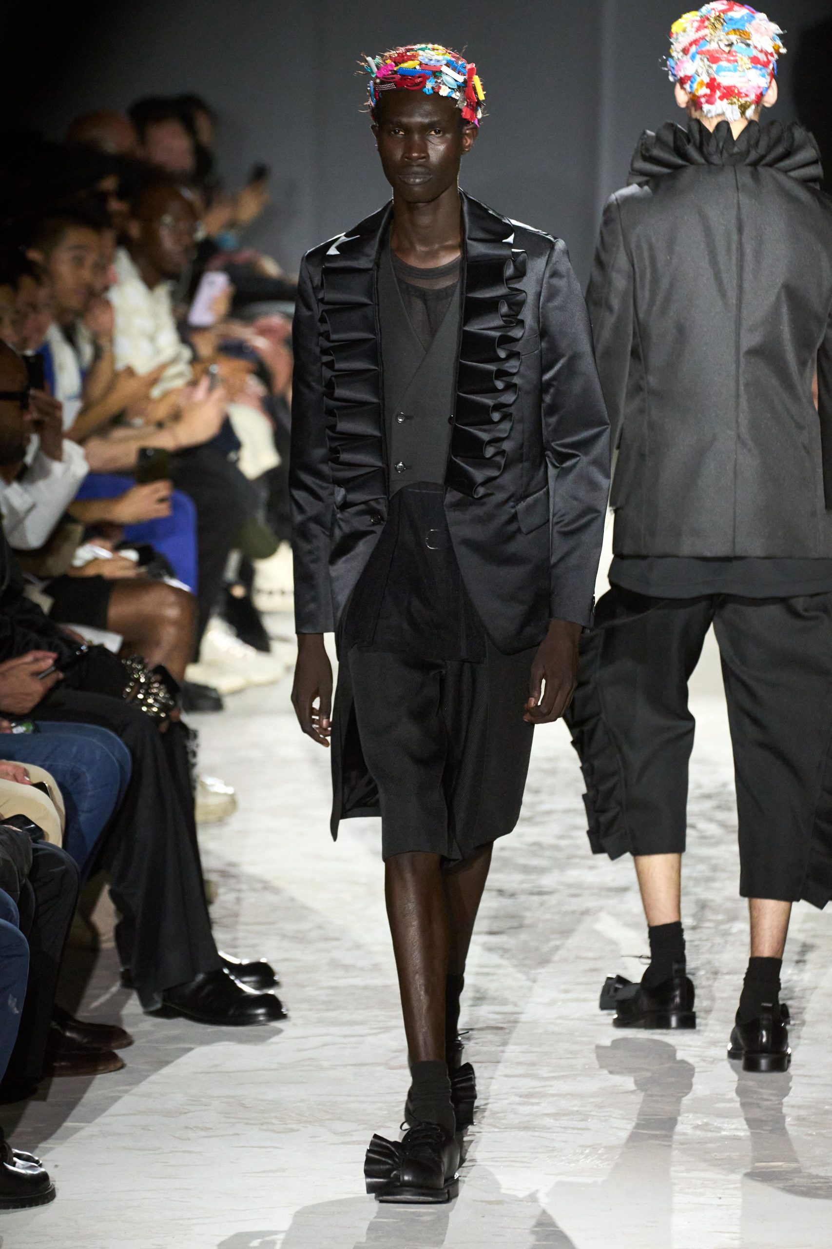 black silk long-sleeve collared structured buttoned pleated blazer