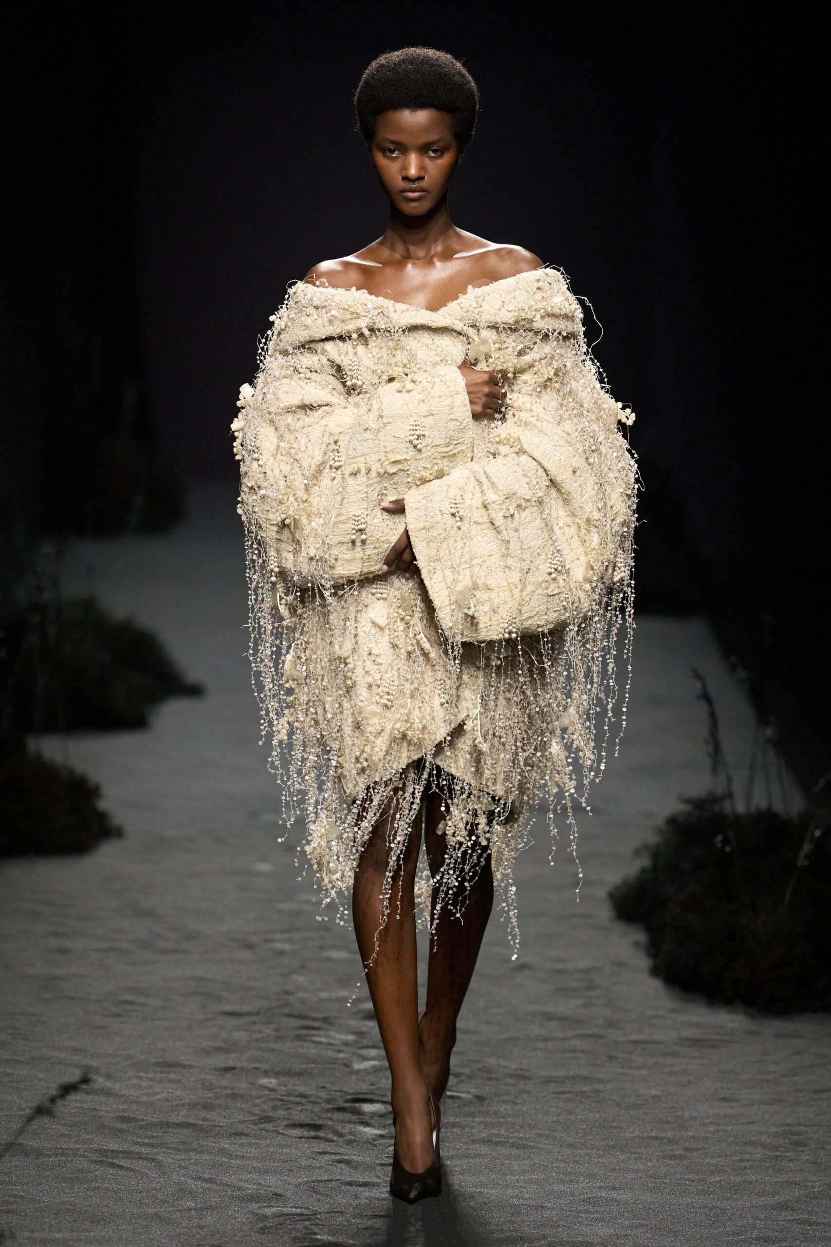 Ashi Studio F/W 24 Couture Look 54