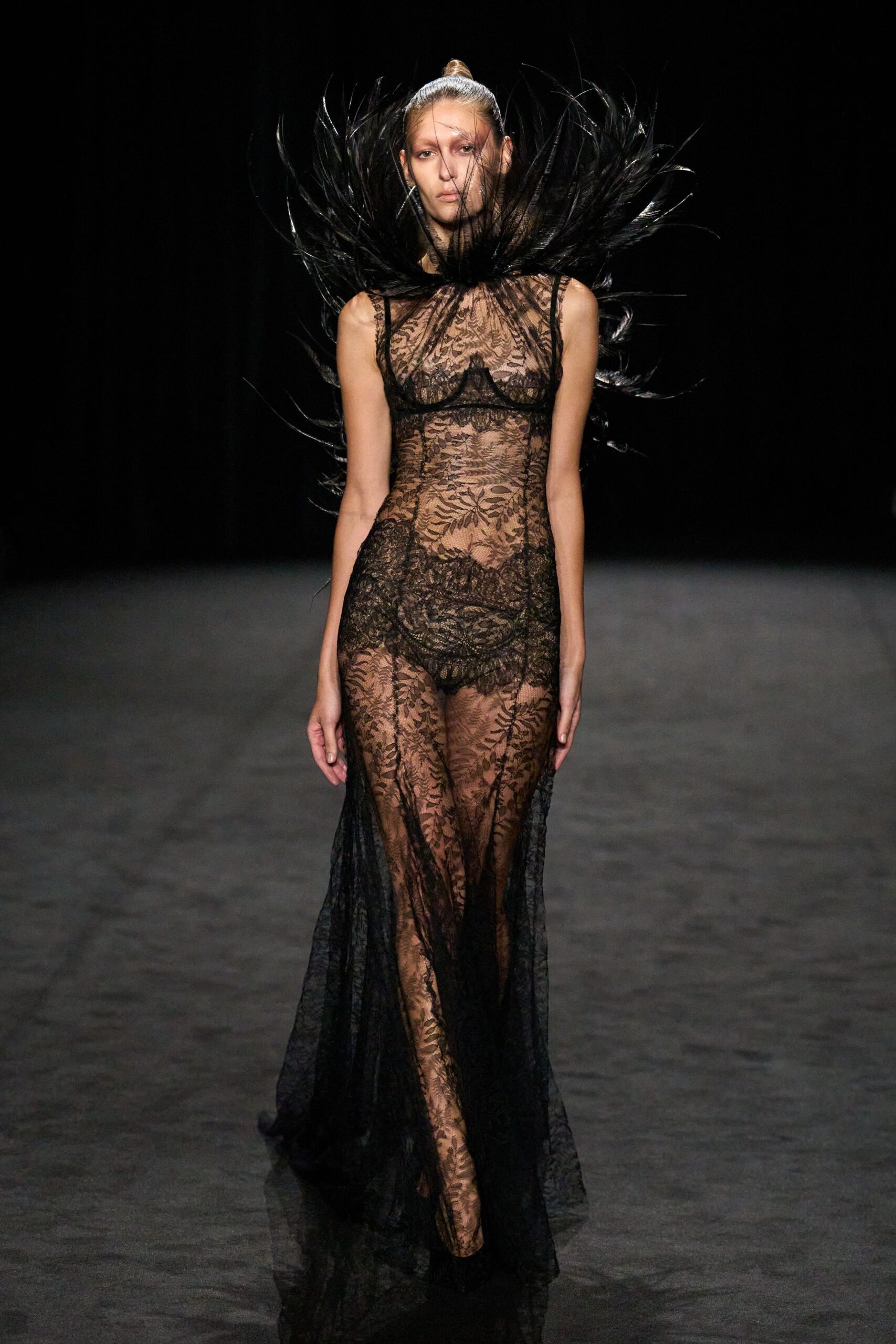 black lace sleeveless gown