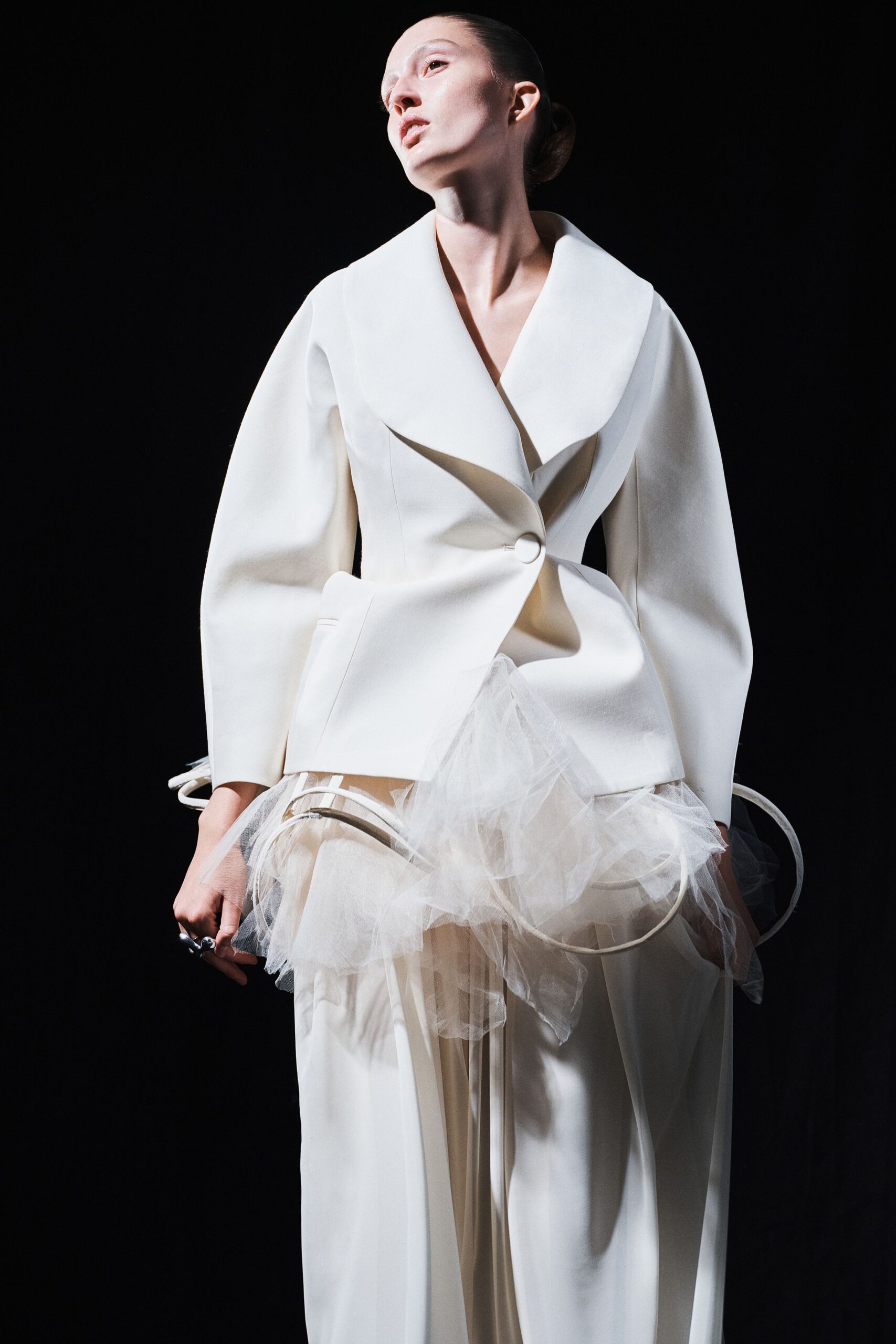 white cotton long-sleeve collared structured buttoned jacket