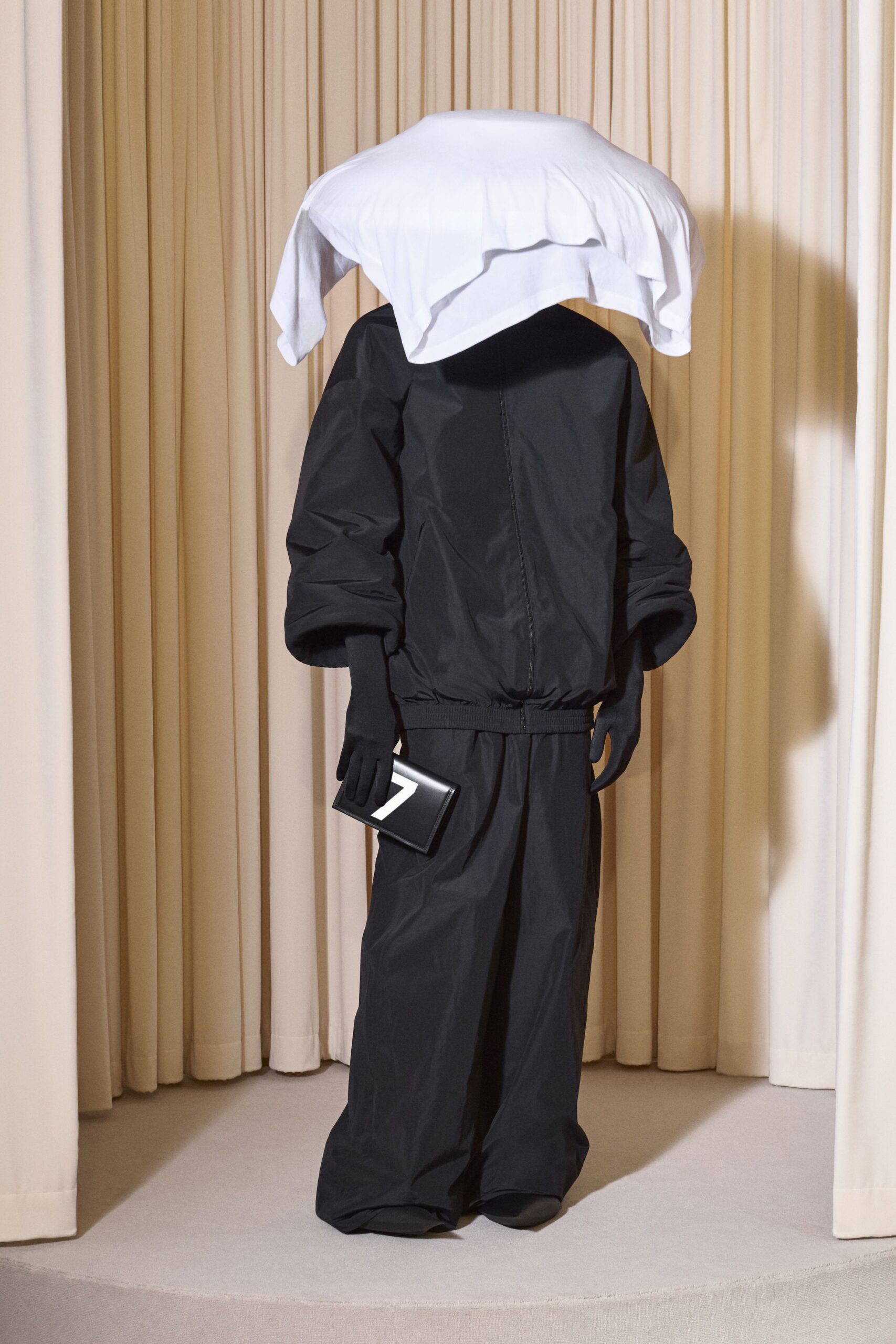 Balenciaga F/W 24 Couture Look 50