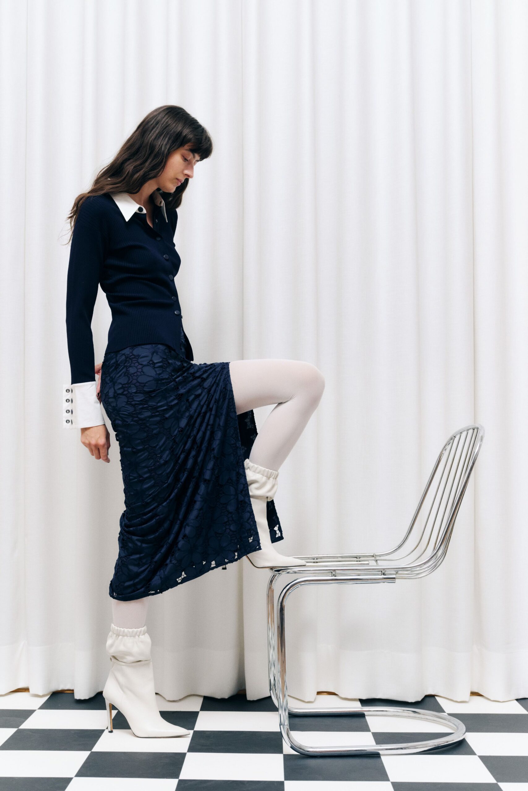 blue silk slit fitted high-waisted pleated skirt