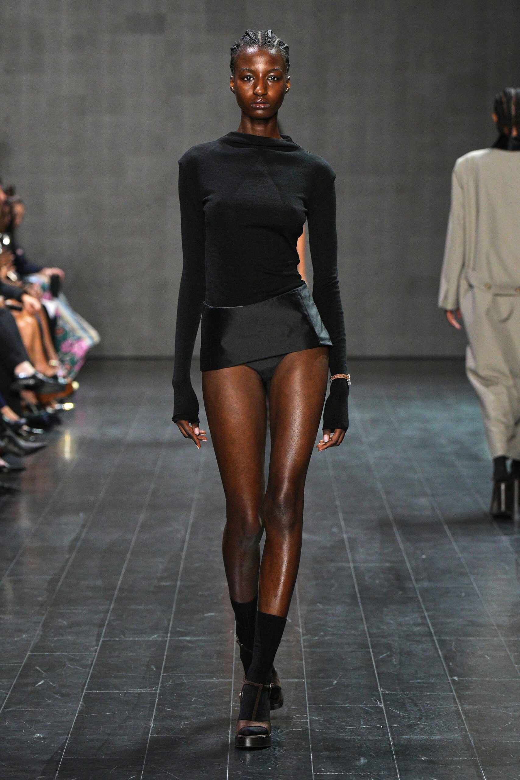 black satin structured layered color-blocked shiny mini skirt