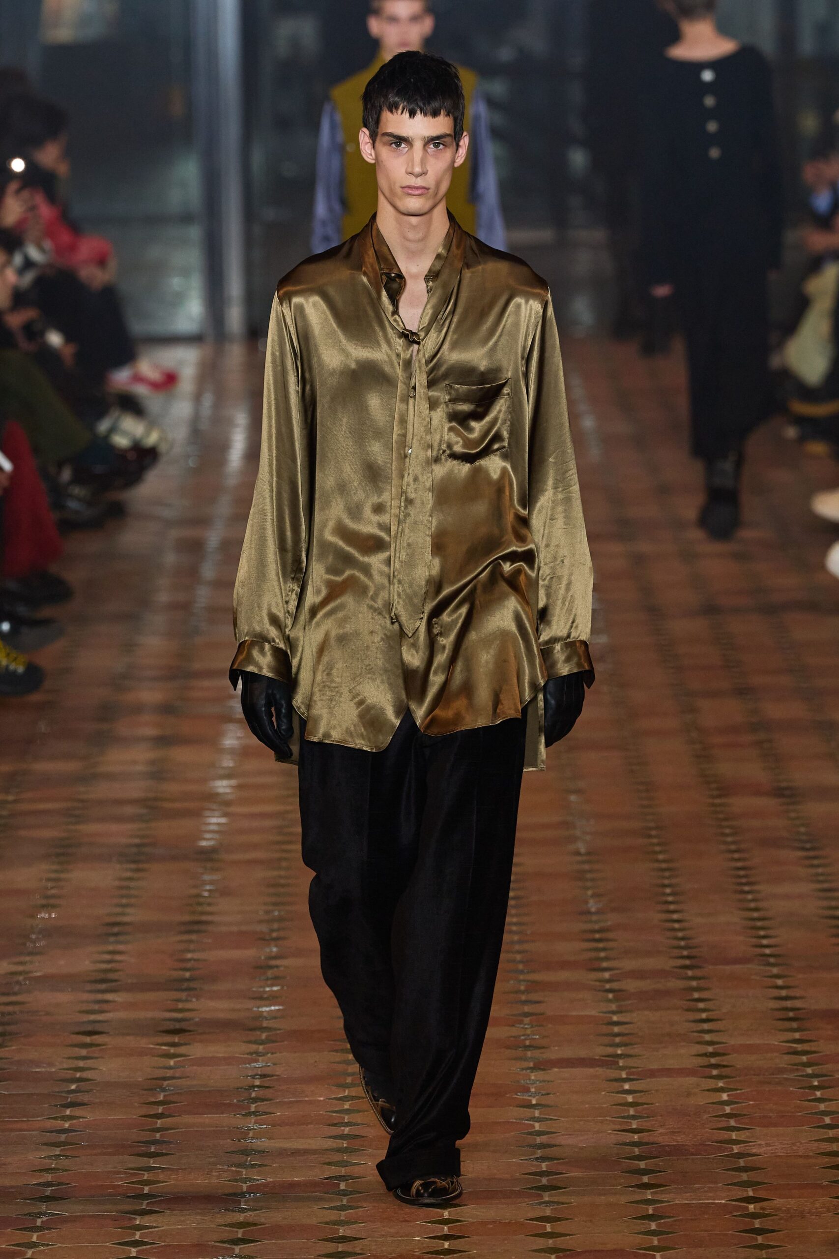 Bed j.w. Ford F/W 24 Menswear Look 76