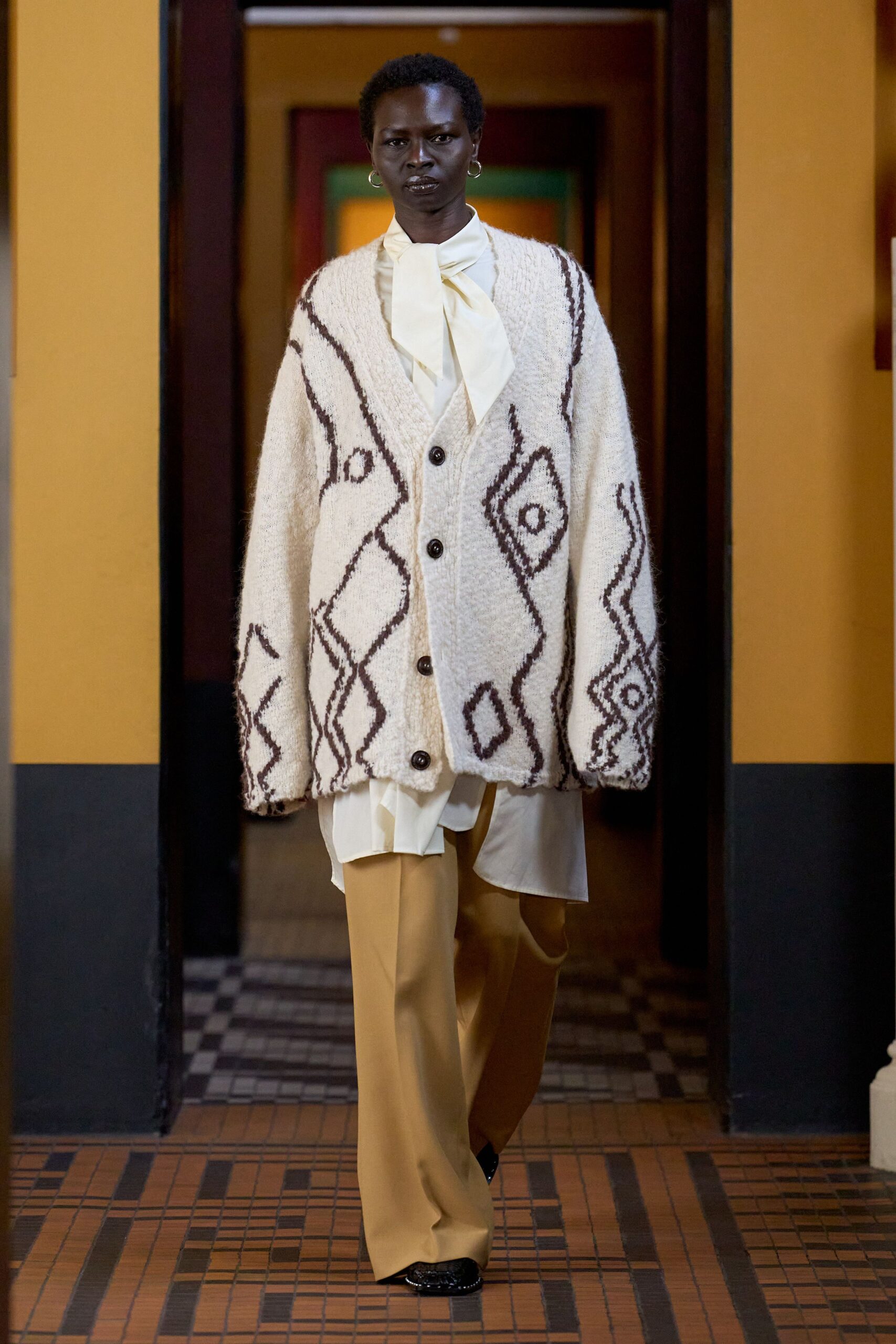white wool long-sleeve collared relaxed buttoned embroidered cardigan