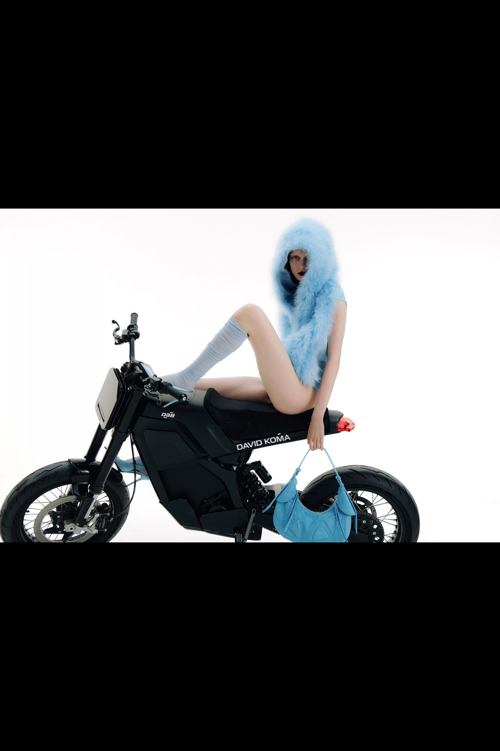 blue fur sleeveless relaxed hoodie