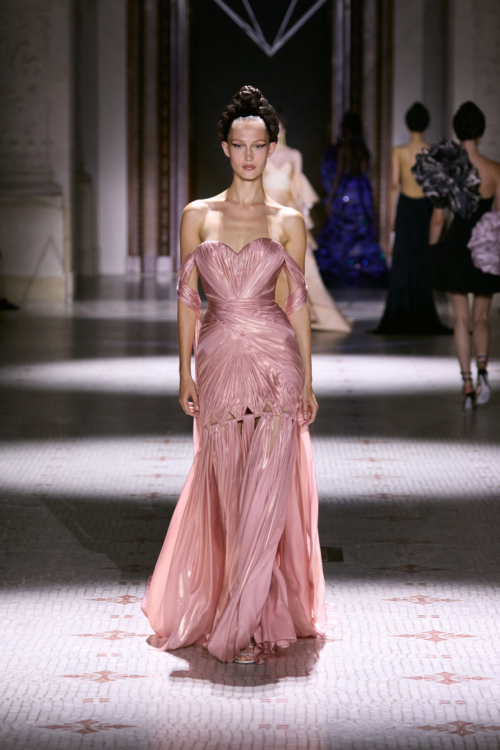 ArdAzAei F/W 24 Couture Look 53