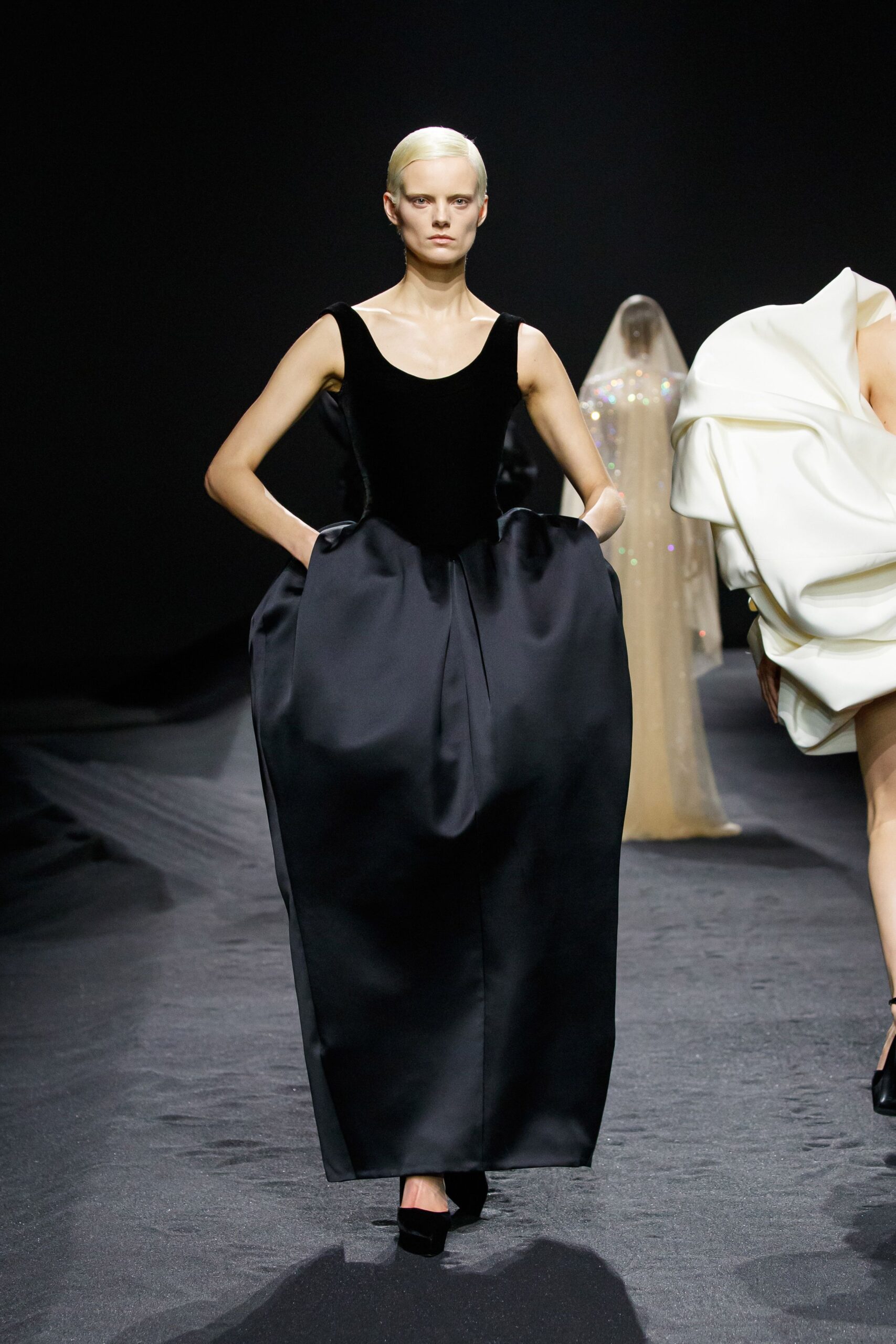 Ashi Studio S/S 23 Couture Look 92