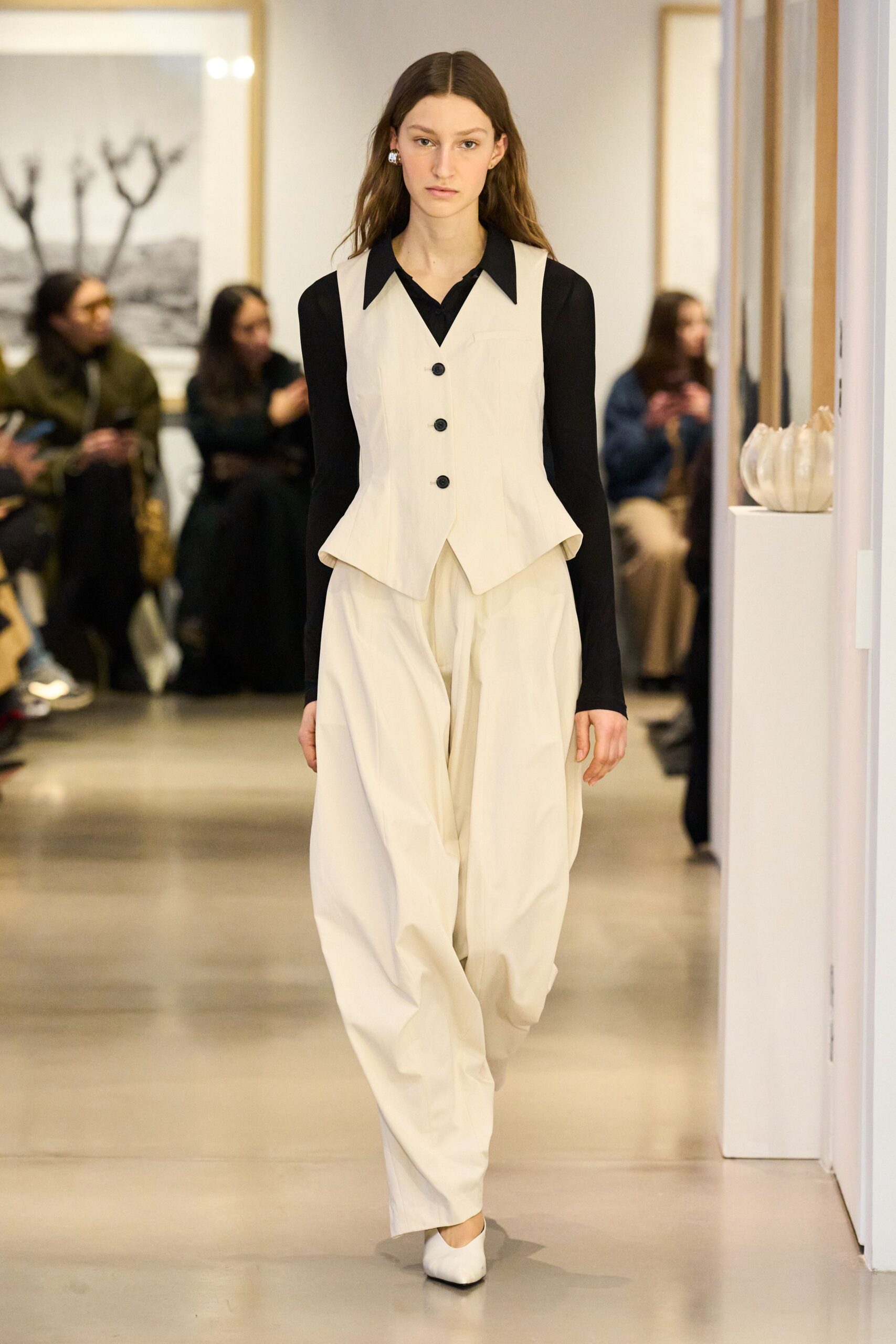 white cotton collared fitted buttoned pleated vest