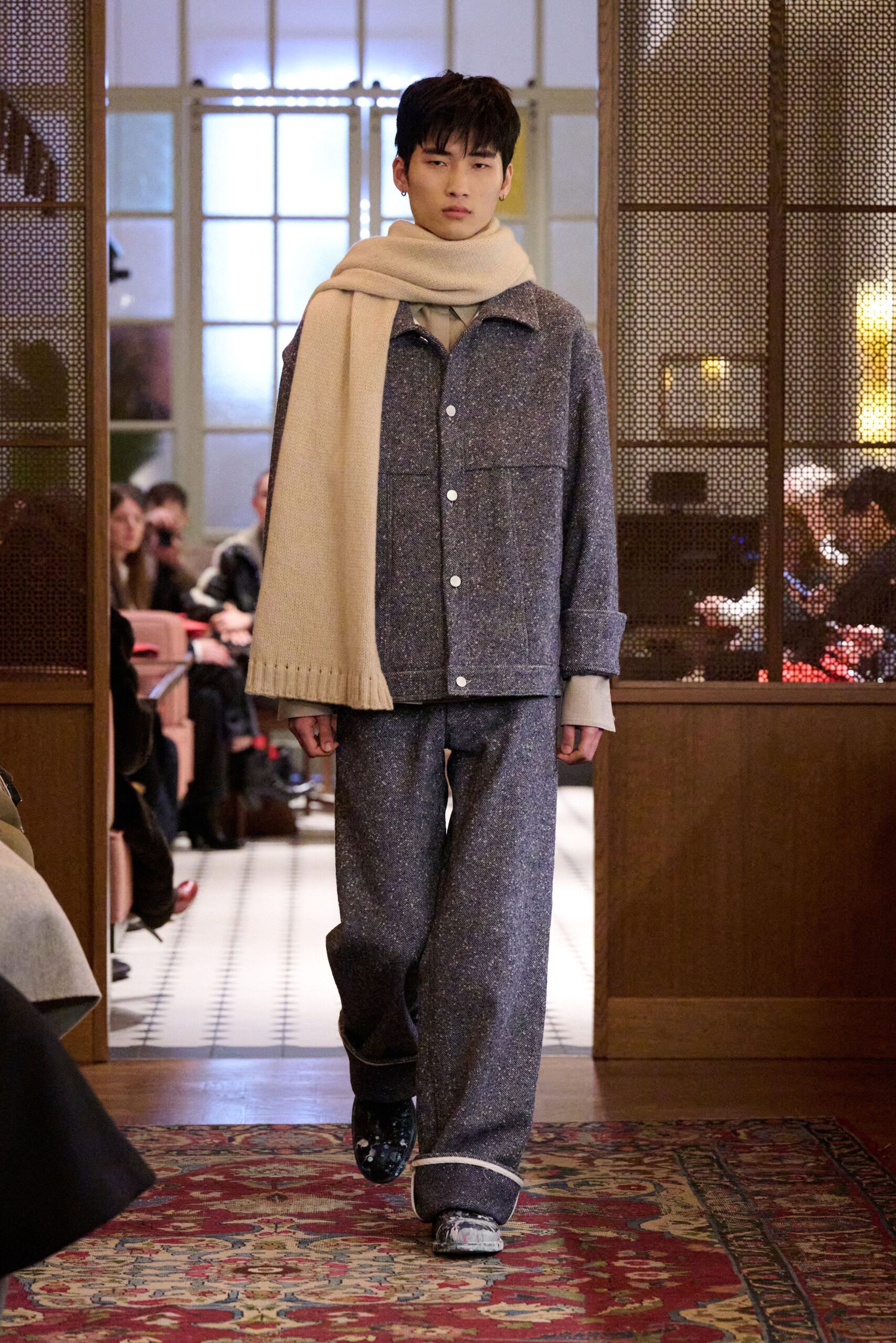 gray wool long-sleeve collared relaxed buttoned jacket