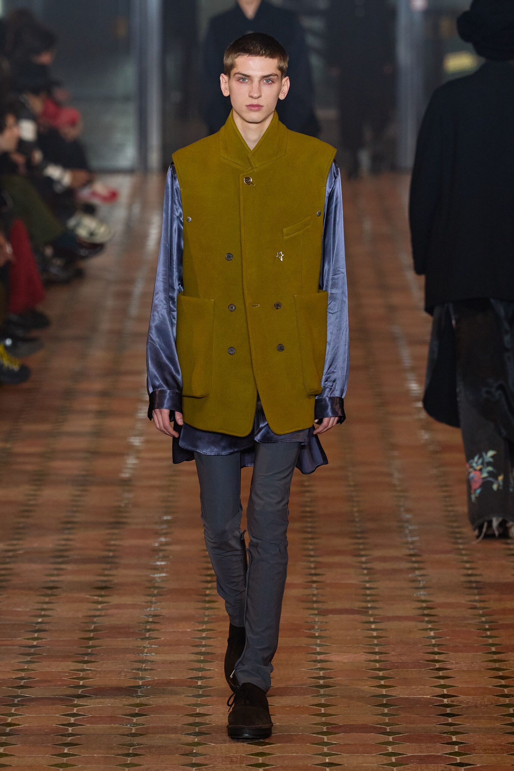 Bed j.w. Ford F/W 24 Menswear Look 84