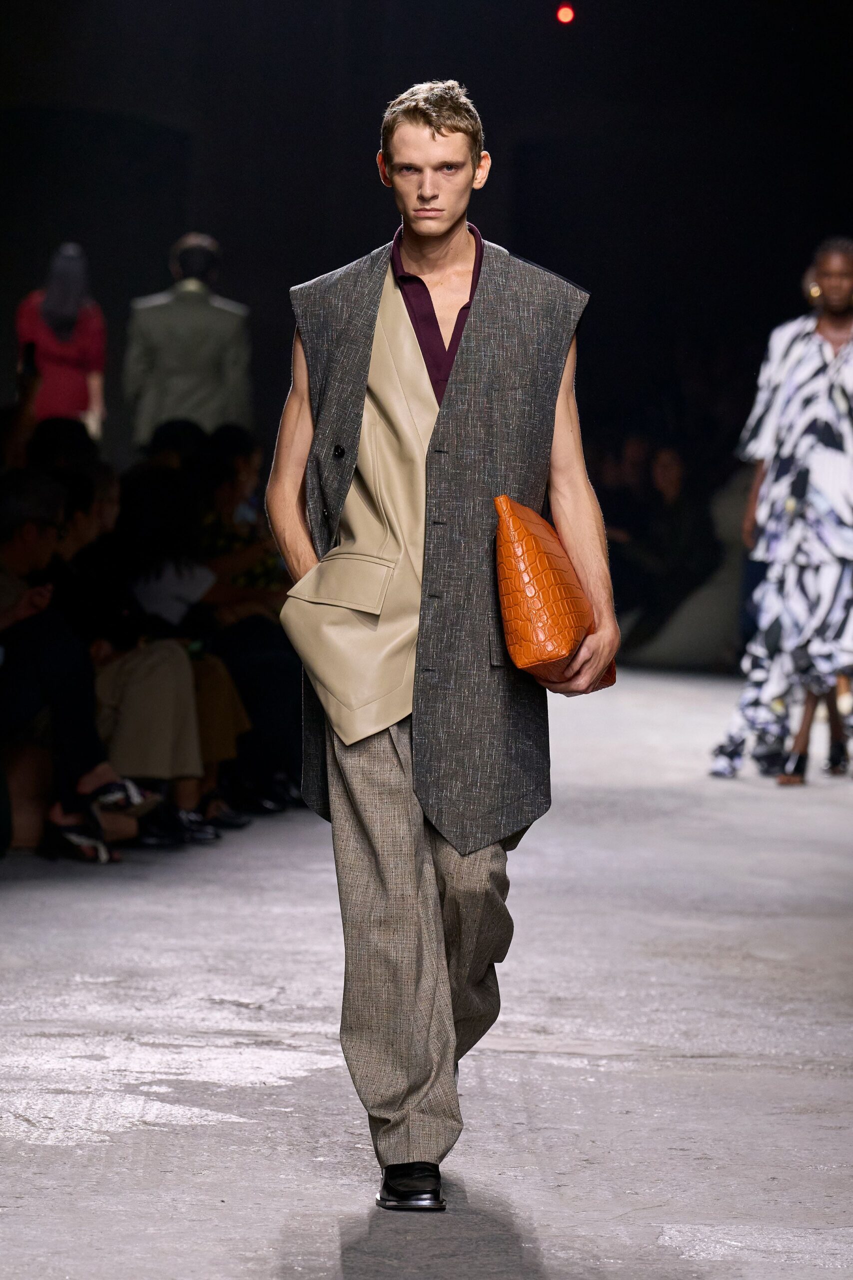 gray wool sleeveless collared relaxed layered blazer