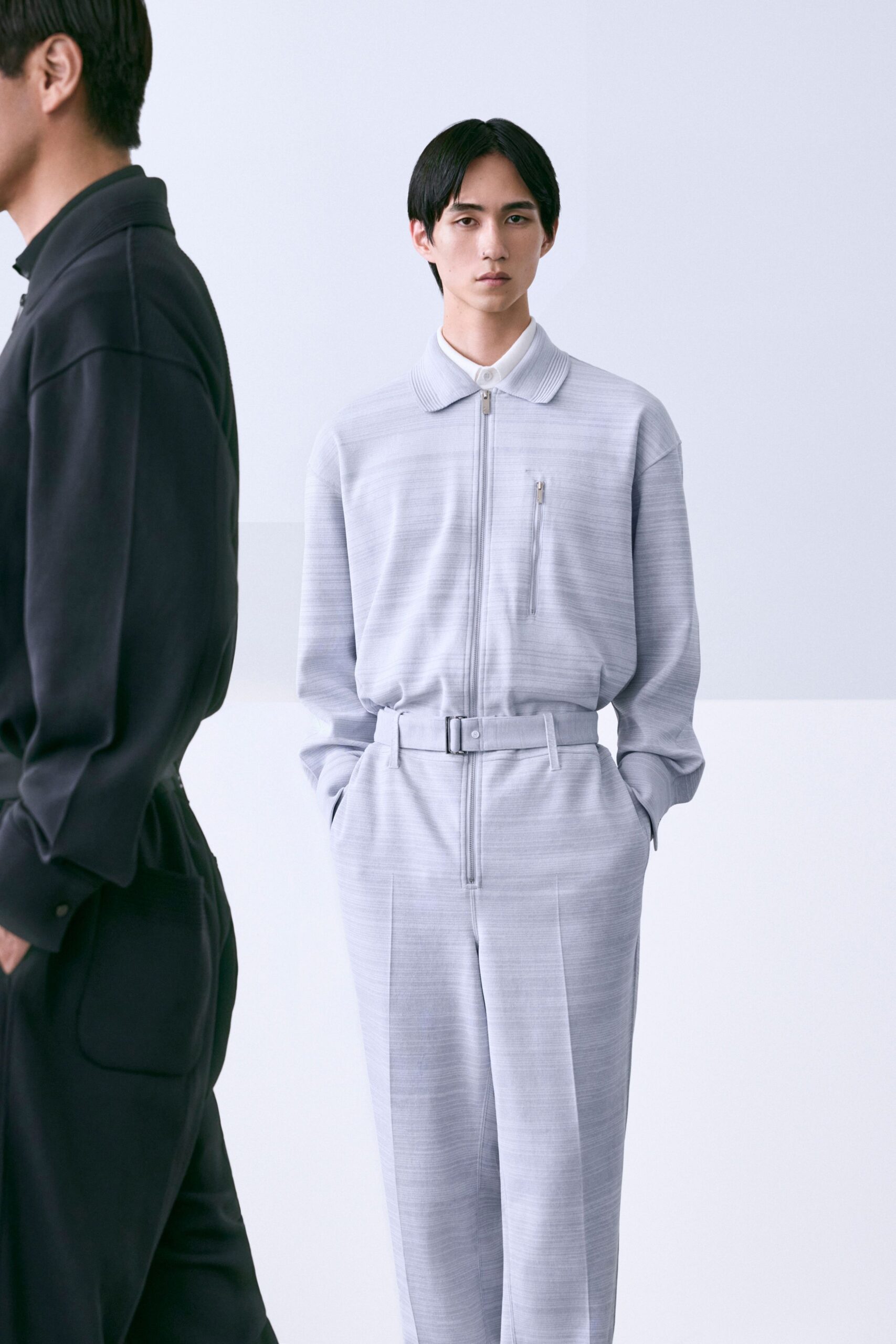 gray cotton long-sleeve collared oversized zippered pockets jacket